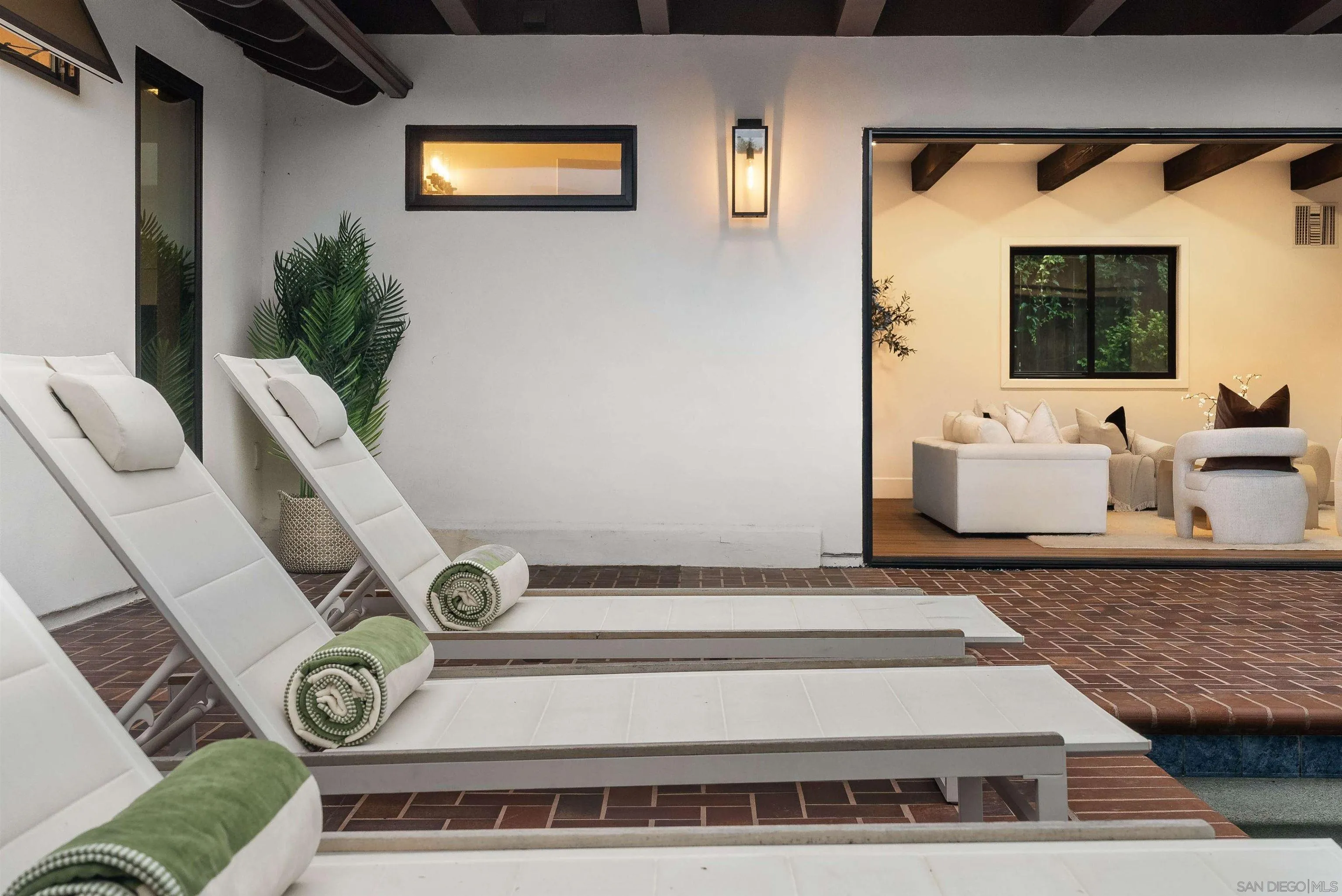 https://cdn.realtyfeed.com/cdn/127/260015122/22b022b0e70b083d1b5a3c1db250d39f.webp