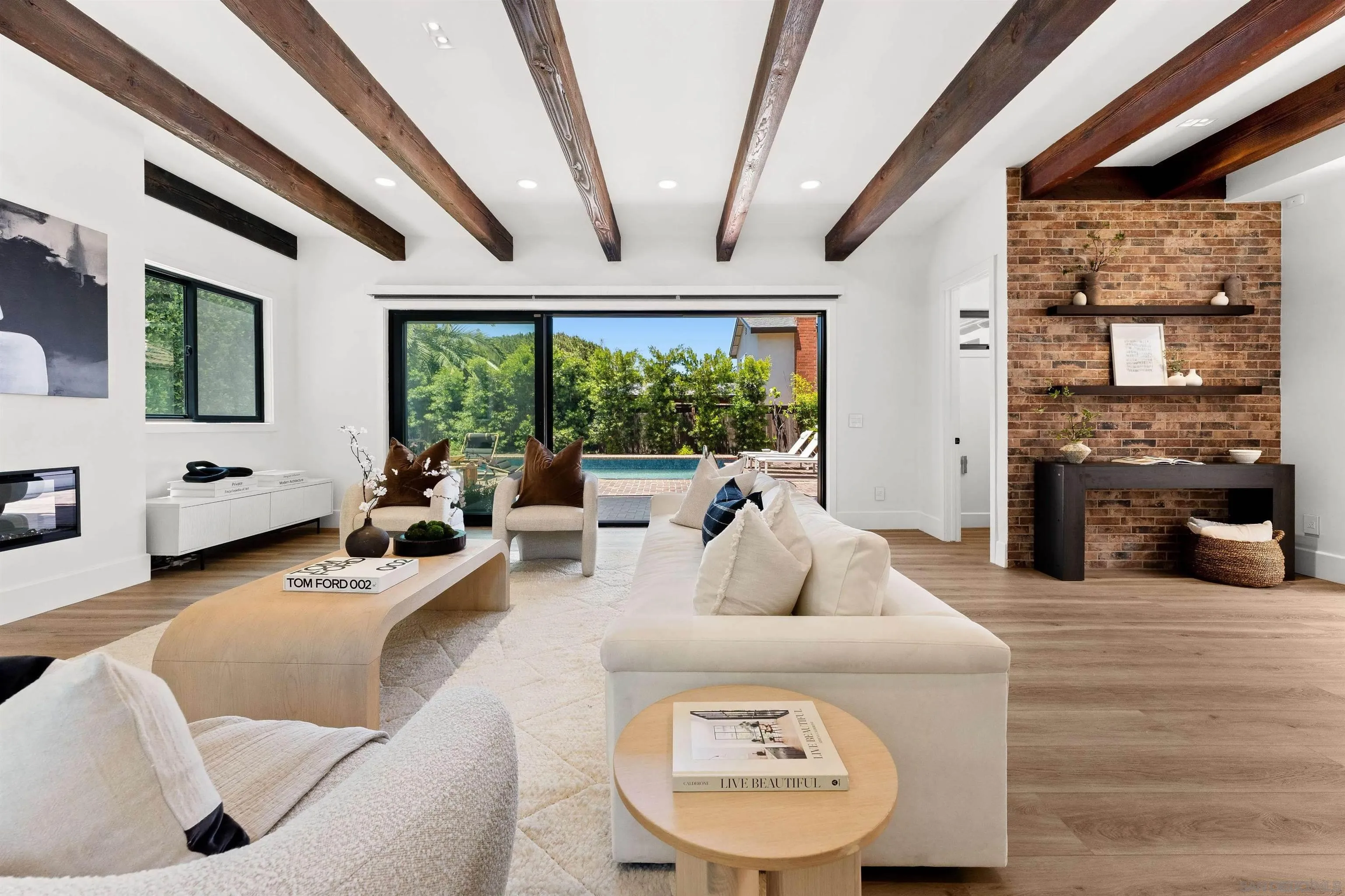 https://cdn.realtyfeed.com/cdn/127/260015122/488f5d04afcf0b536f68dcfcefba78e7.webp