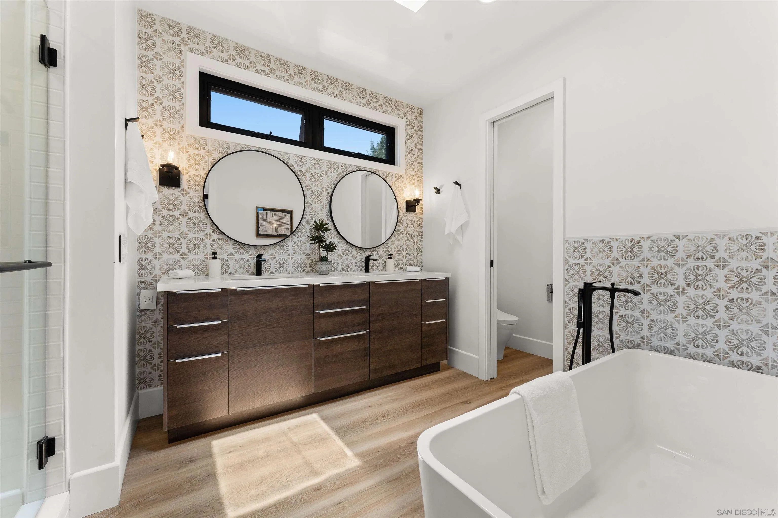 https://cdn.realtyfeed.com/cdn/127/260015122/619532366b203b2ab97e5dcfdbbe6c80.webp