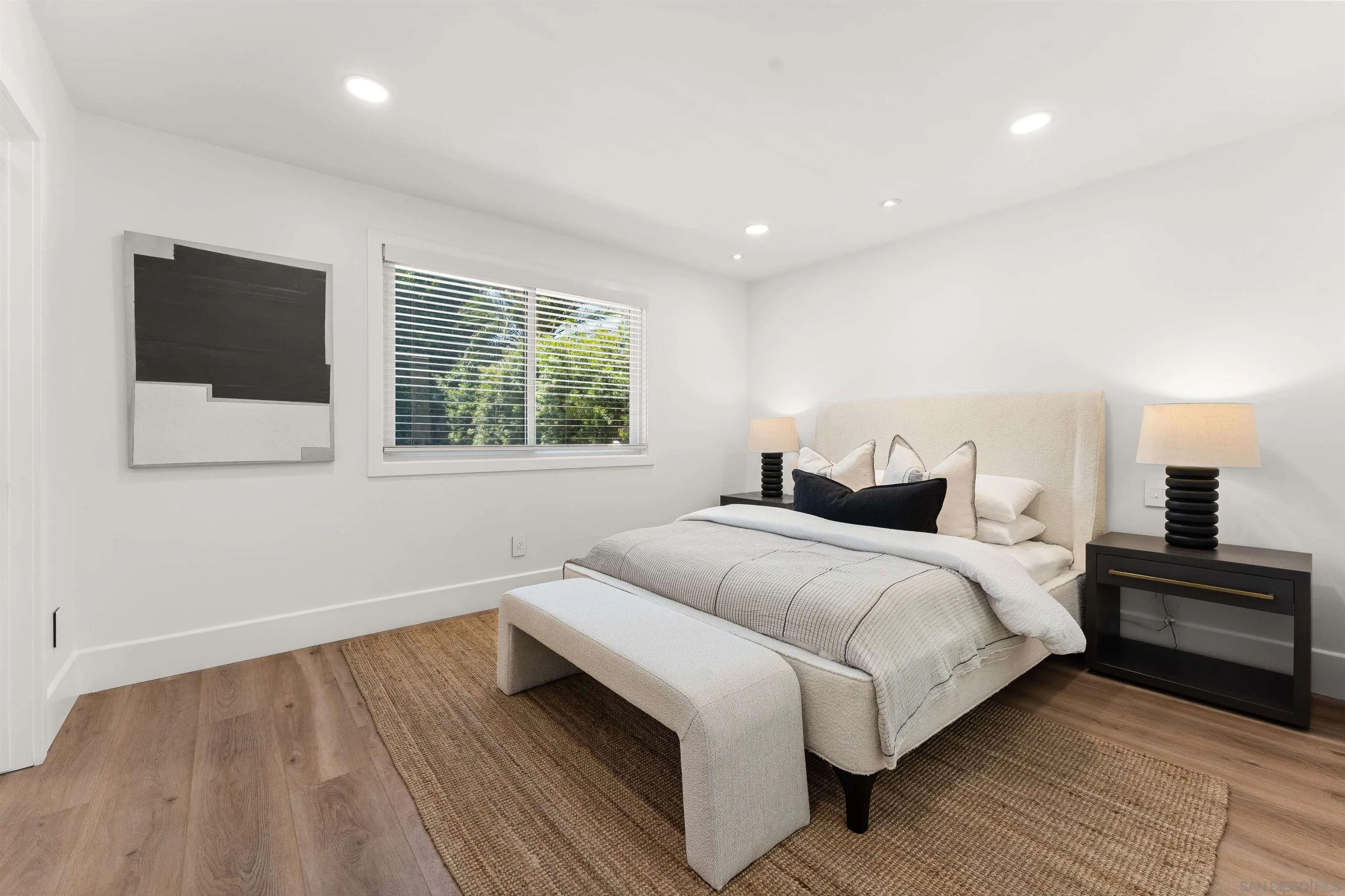 https://cdn.realtyfeed.com/cdn/127/260015122/b0c7e649190d9fc4ccbfefe97517a242.webp