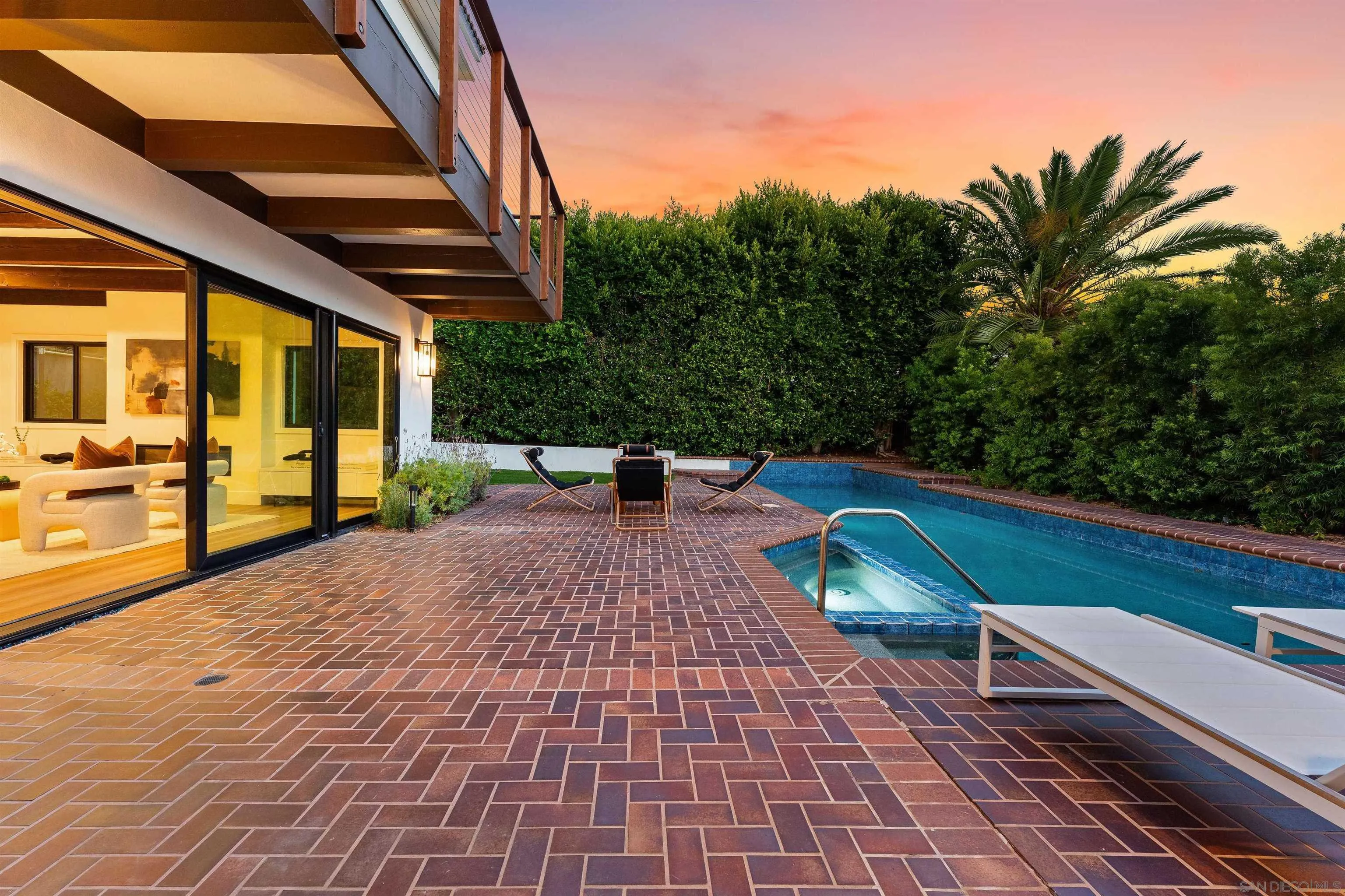https://cdn.realtyfeed.com/cdn/127/260015122/ddac0e1319ac2538d90ce8beeb9bbed3.webp