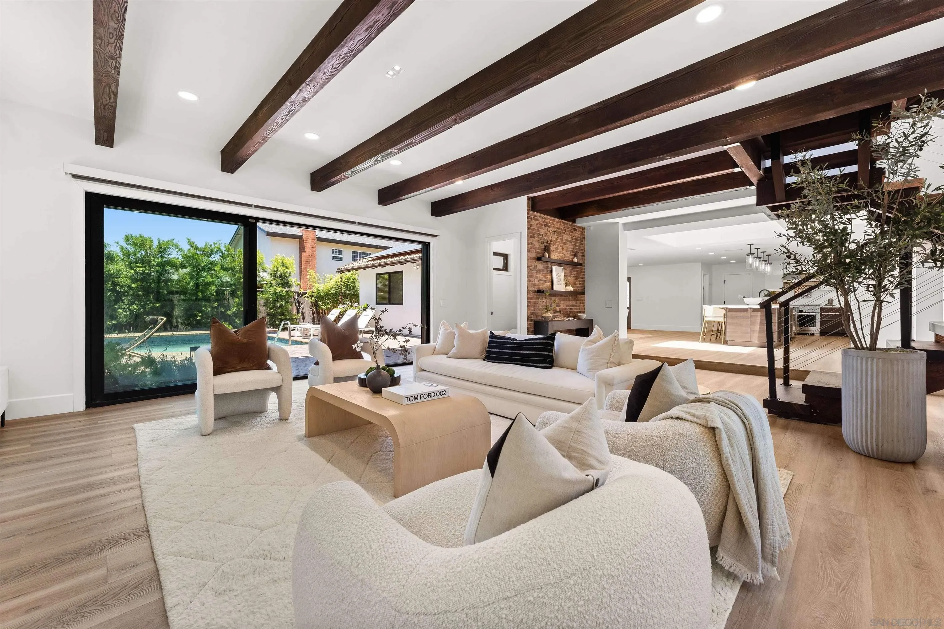 https://cdn.realtyfeed.com/cdn/127/260015122/e3c8c7700e8dd6c723da16e5c36cf4eb.webp