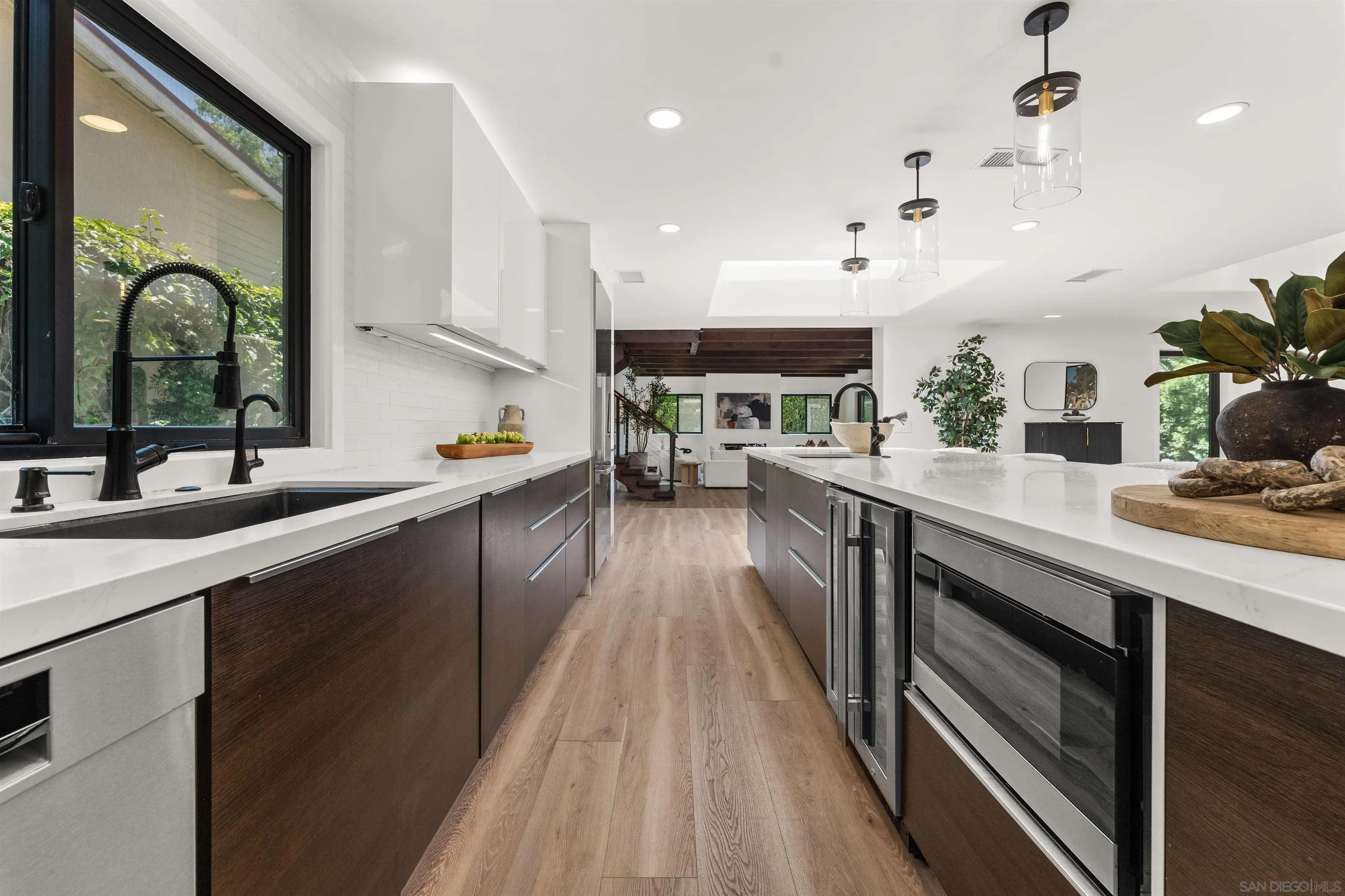 https://cdn.realtyfeed.com/cdn/127/260015122/f9cd92dd157a623460267cc9b405e0a6.webp