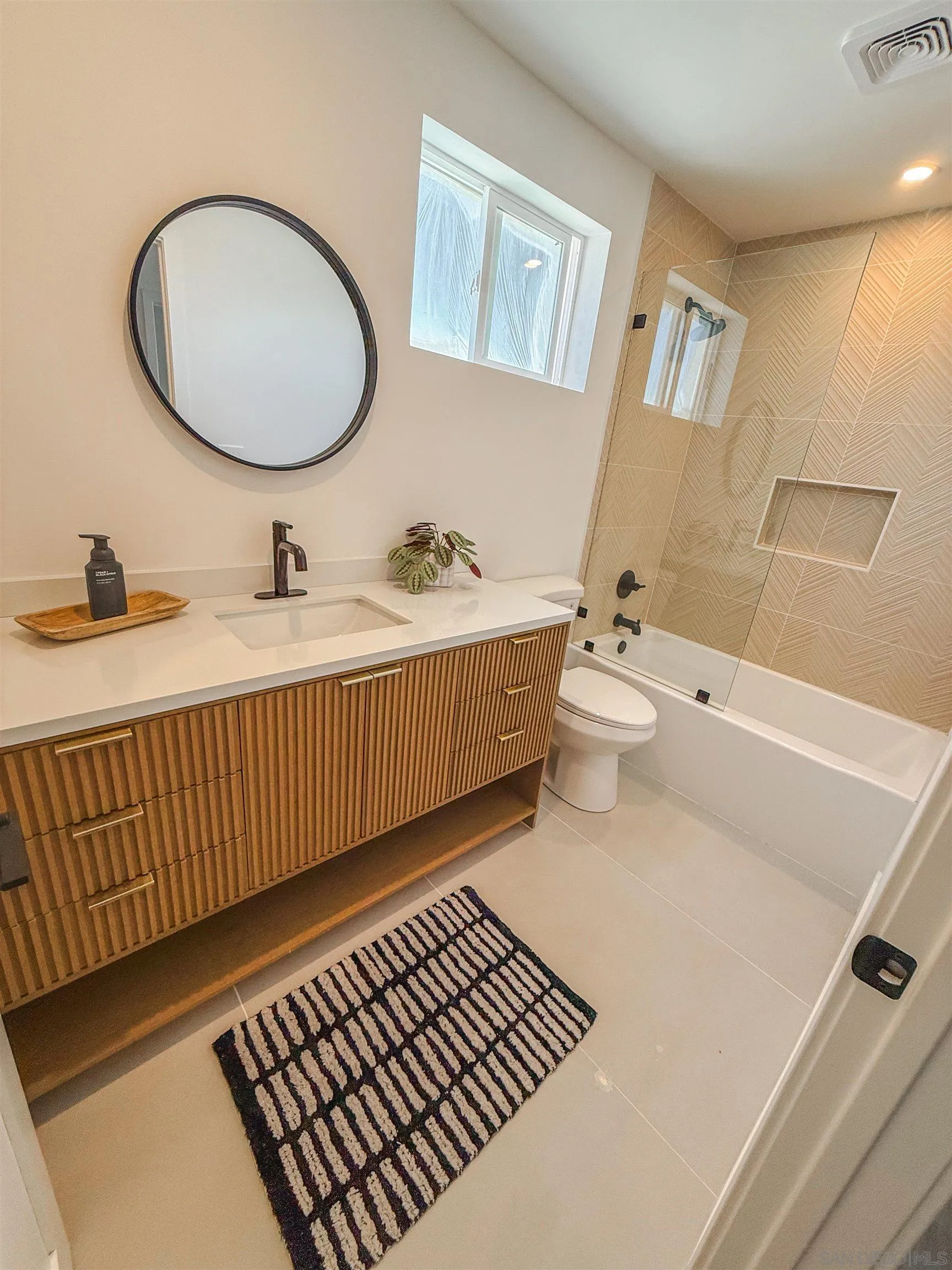 https://cdn.realtyfeed.com/cdn/127/260015124/62a8afc074b910d7bf3829229d2f6305.webp