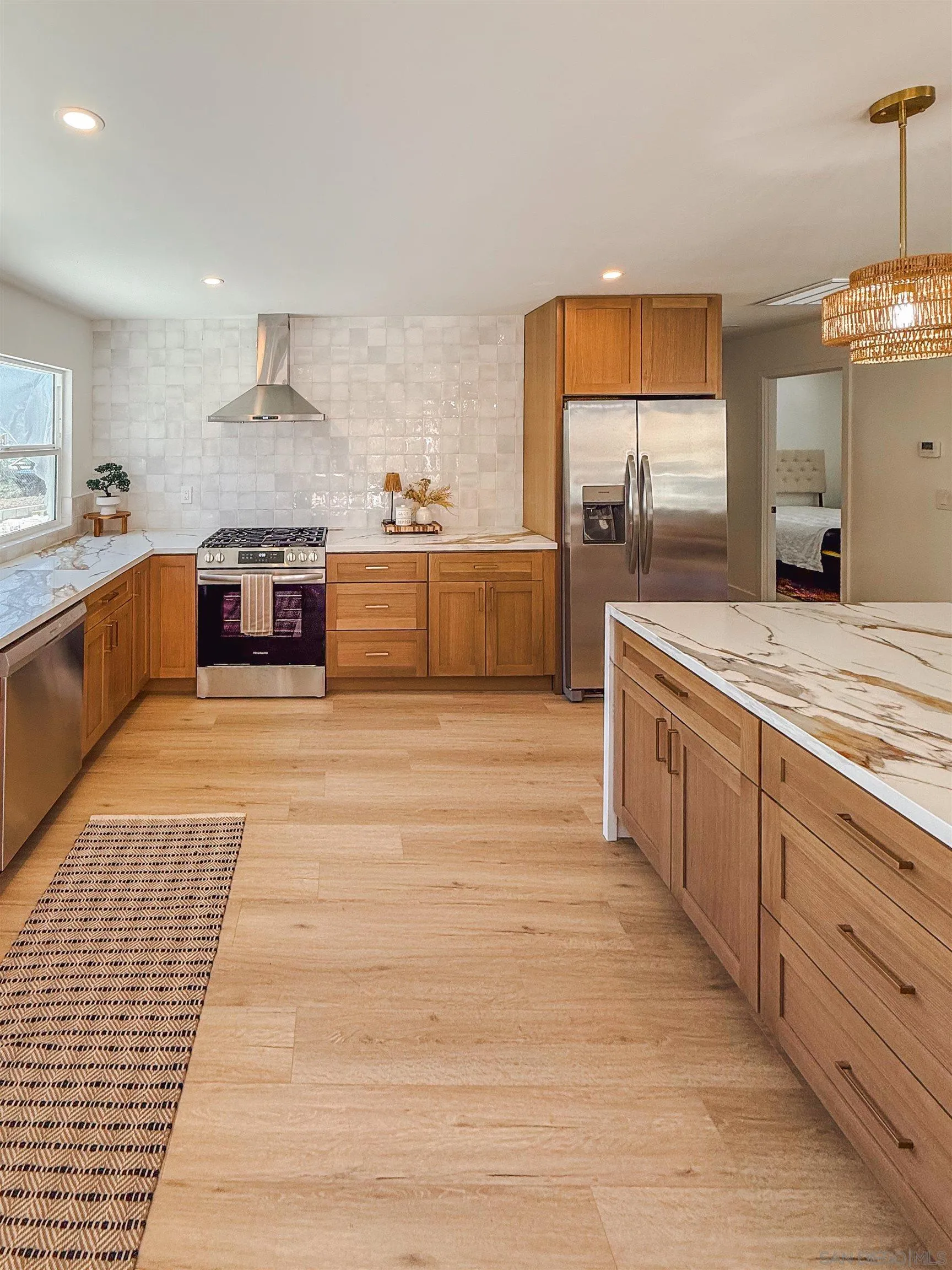 https://cdn.realtyfeed.com/cdn/127/260015124/ad7ccba067289197827d0cdb0ae2c09b.webp