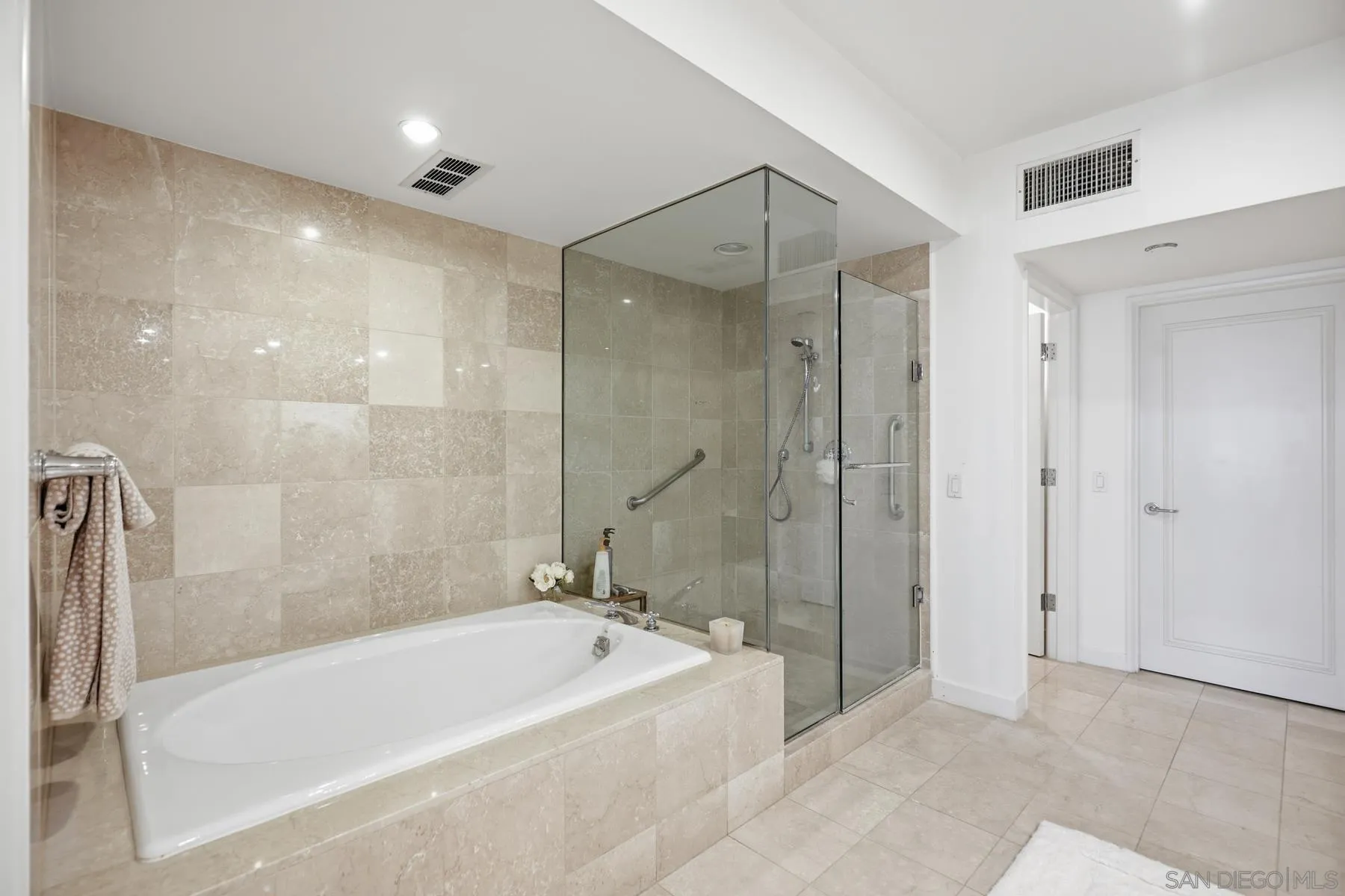 Photo #19: 260015127 Listing: Photo #19