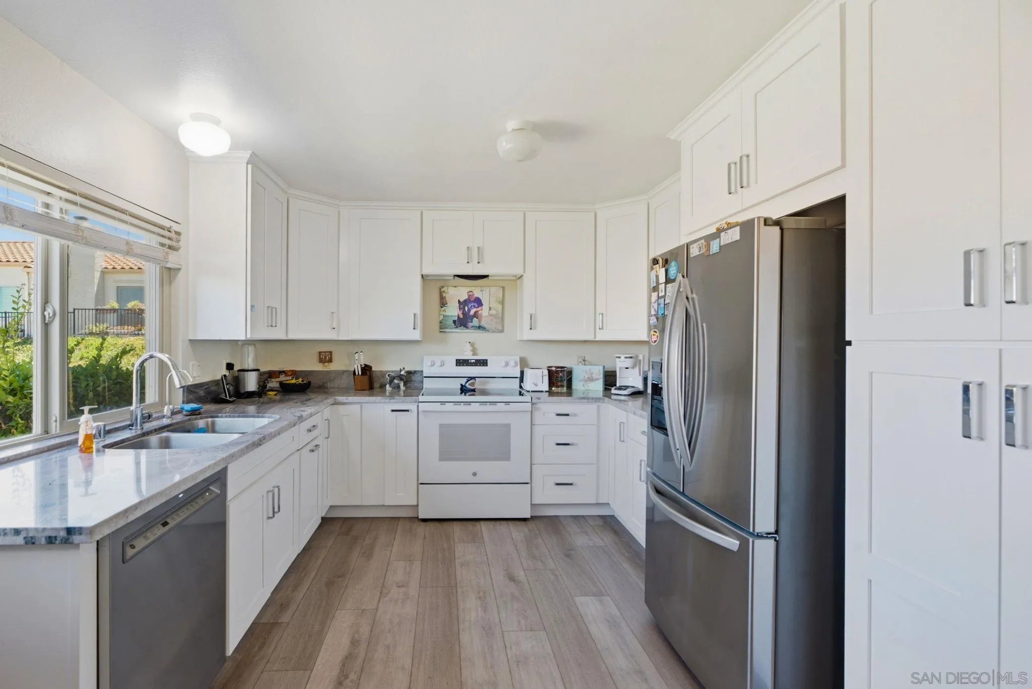 https://cdn.realtyfeed.com/cdn/127/260015128/ea5b414911705846f8cb3e3b7f2e2f2c.webp