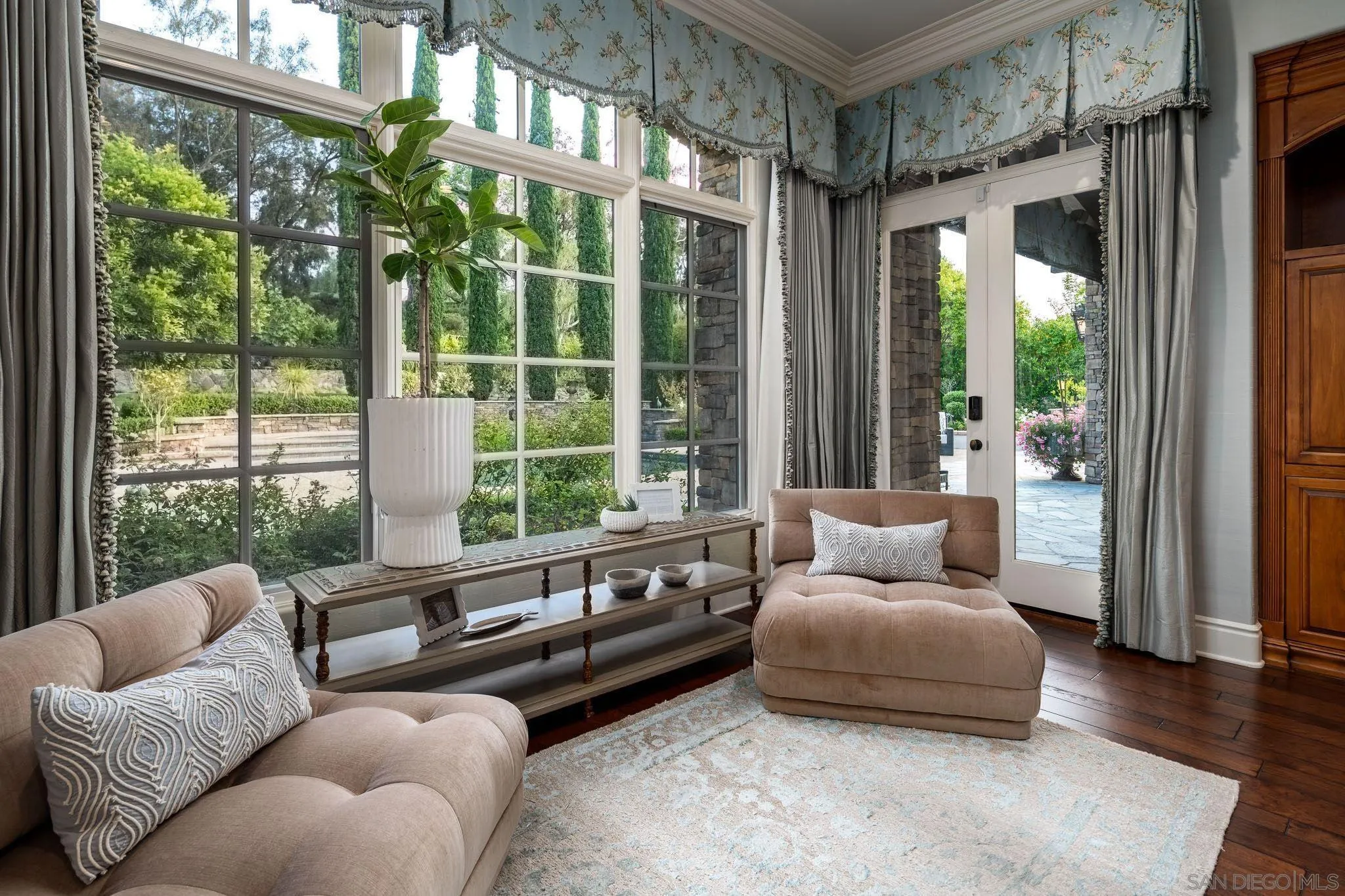 https://cdn.realtyfeed.com/cdn/127/260015130/1e9f0f30317466793801a7e10ecf1881.webp