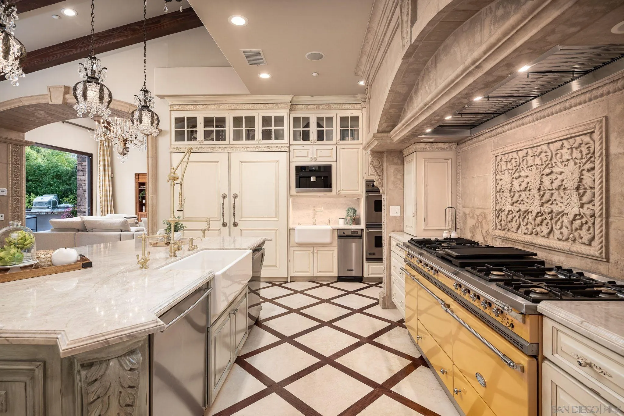 https://cdn.realtyfeed.com/cdn/127/260015130/8c26fcfc5d3a68ddeb262d5c7f9244b7.webp