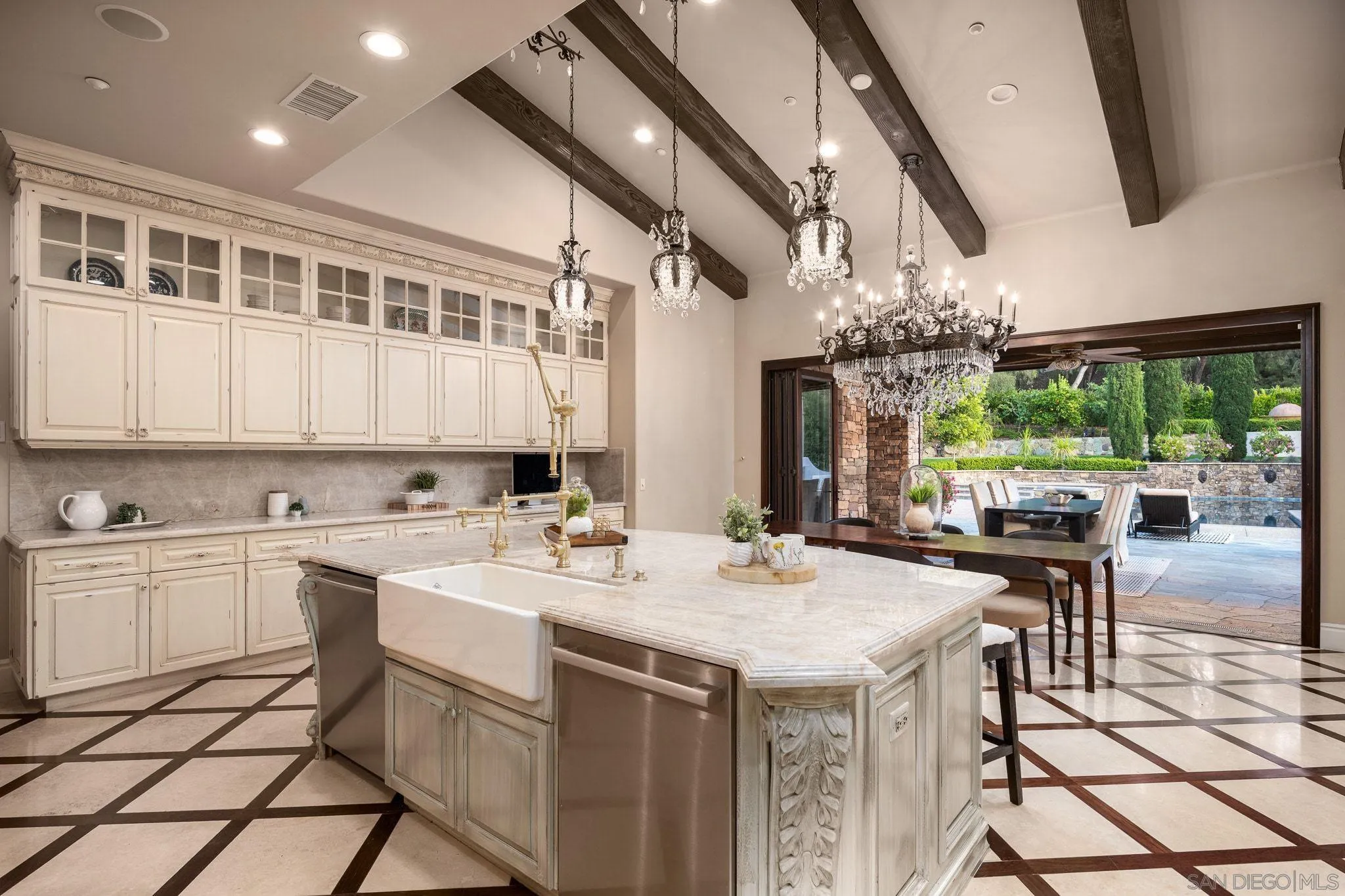 https://cdn.realtyfeed.com/cdn/127/260015130/e2dc9c3b8dc846d5cb929a7d86ff19d2.webp