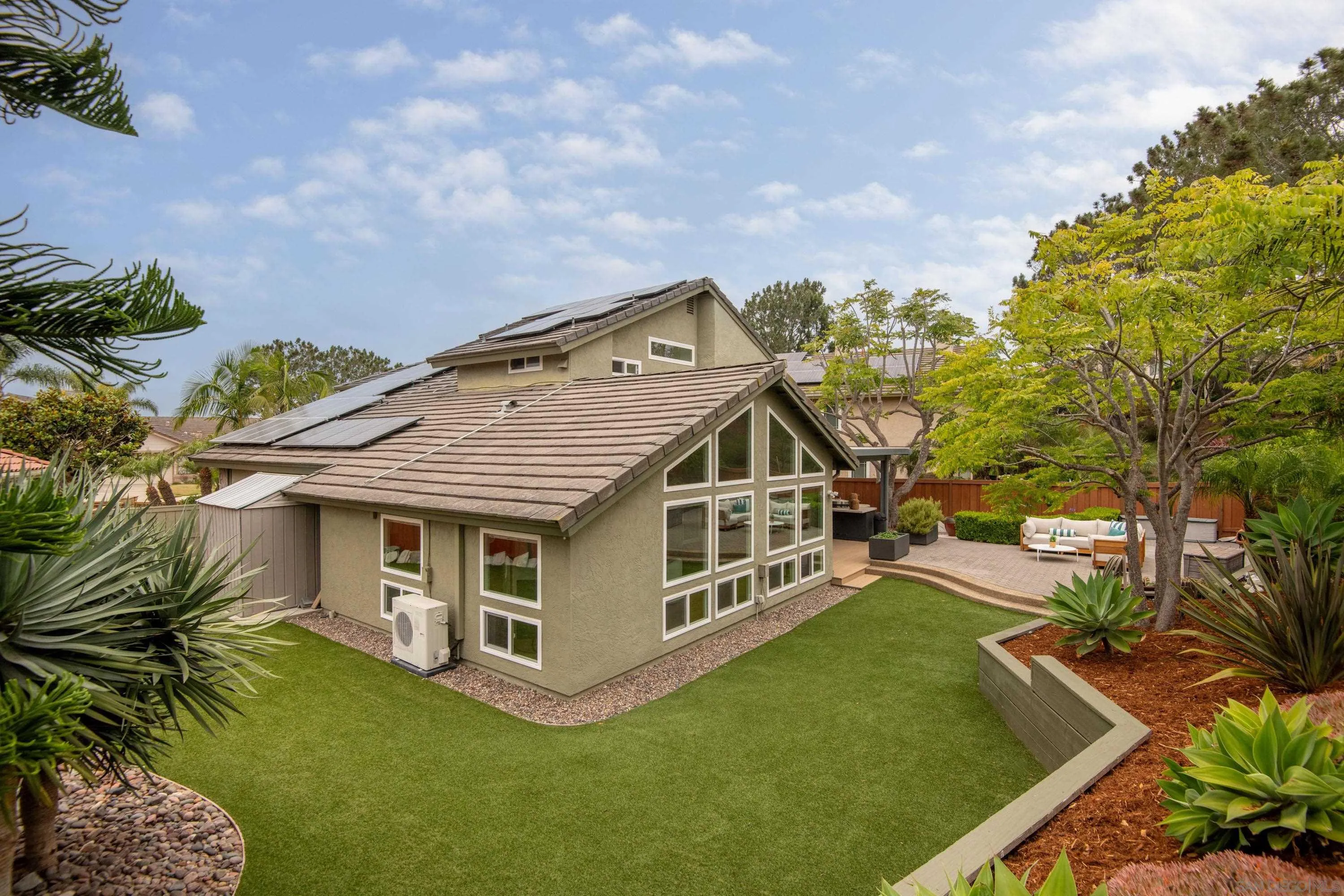 https://cdn.realtyfeed.com/cdn/127/260015137/009bae4150ad73e1634915cd2f5d77aa.webp