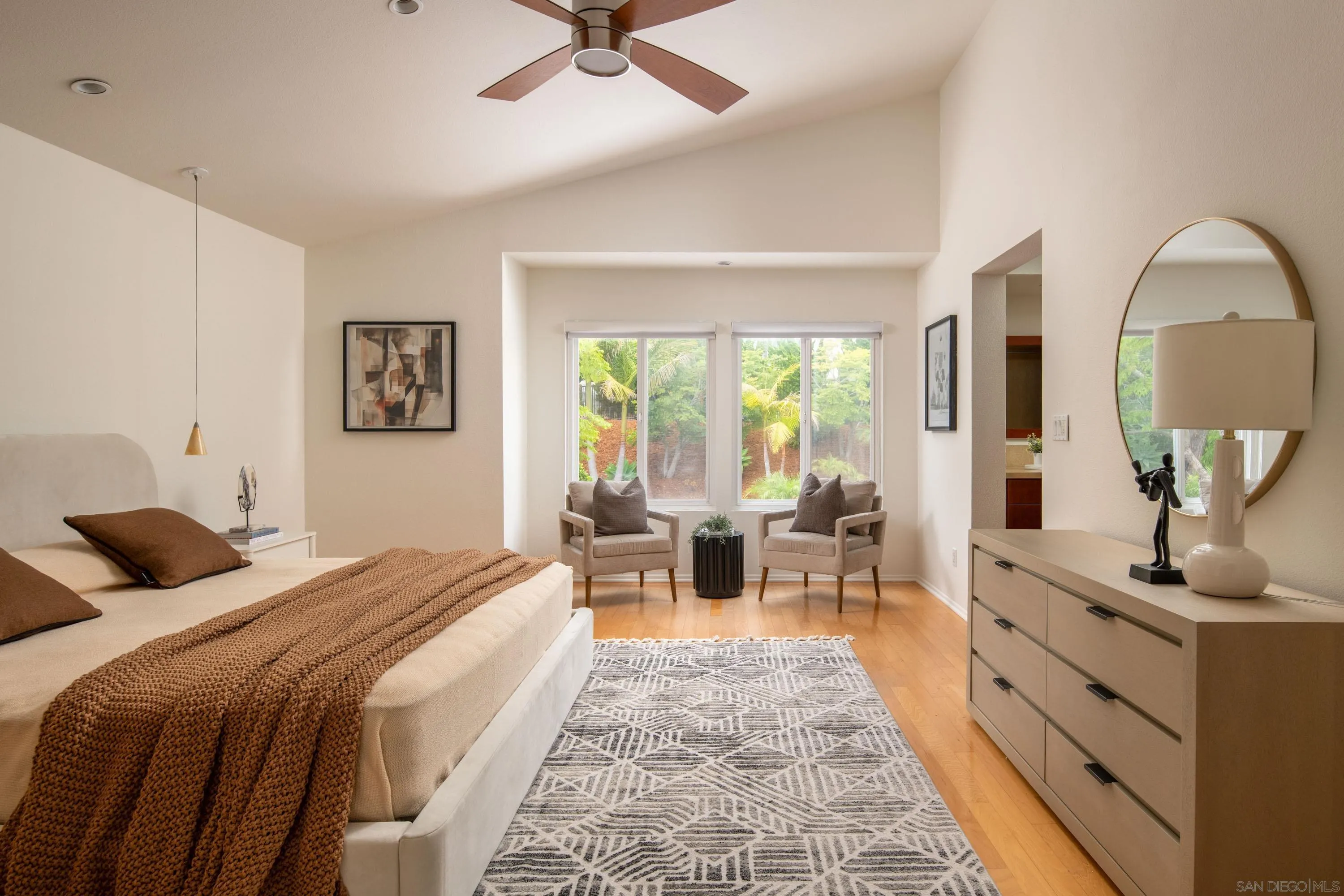 https://cdn.realtyfeed.com/cdn/127/260015137/22883f8fc0e57ceb04809eb10535fa1a.webp