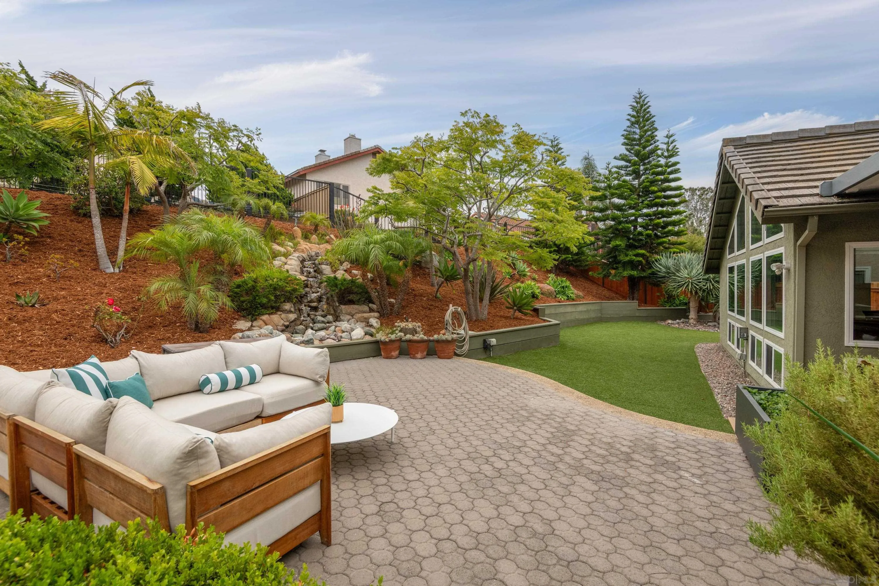 https://cdn.realtyfeed.com/cdn/127/260015137/3c8cf58614789430b9eb8f0c5f177741.webp