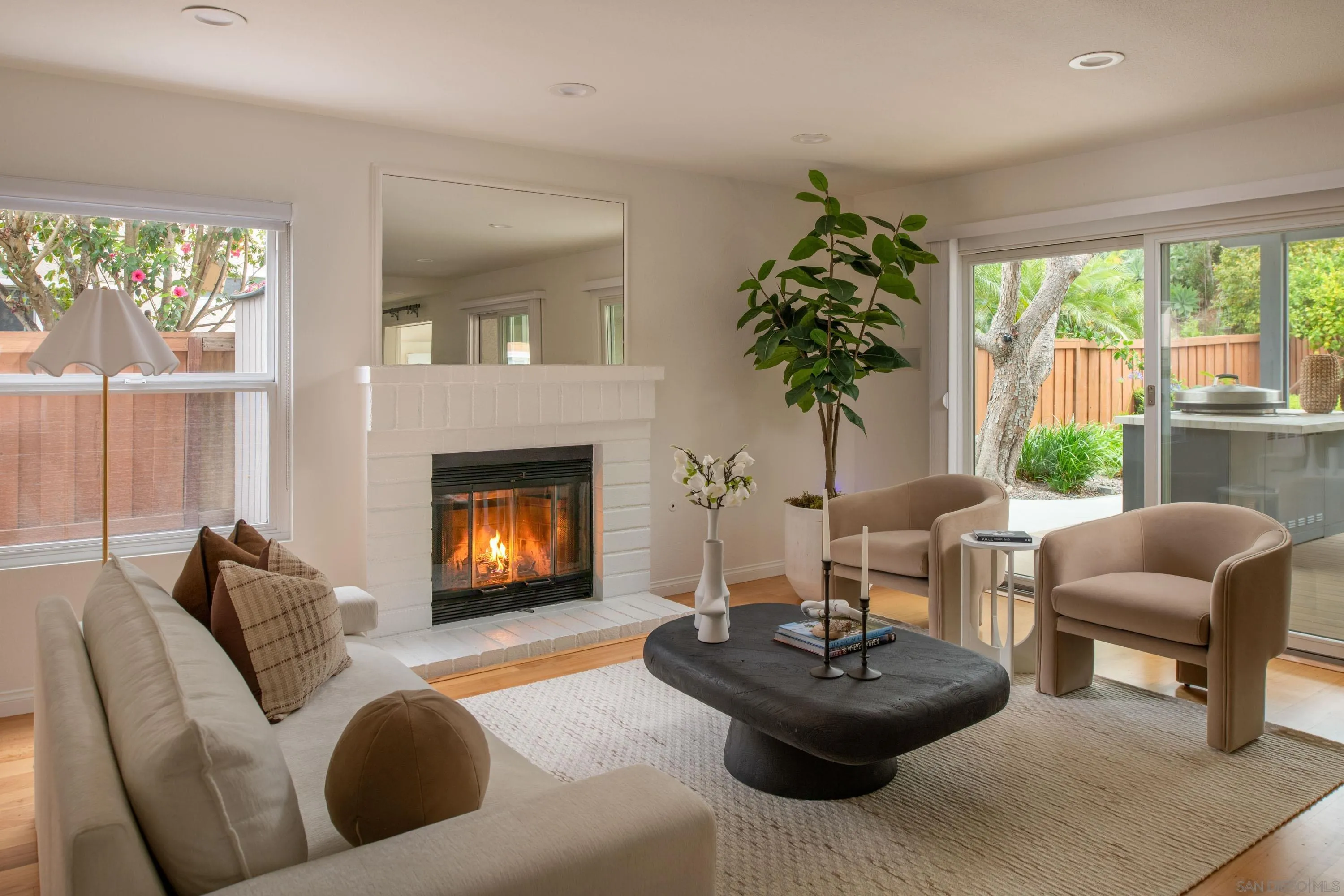 https://cdn.realtyfeed.com/cdn/127/260015137/63a97da78f264d4b39066d5654ef5247.webp