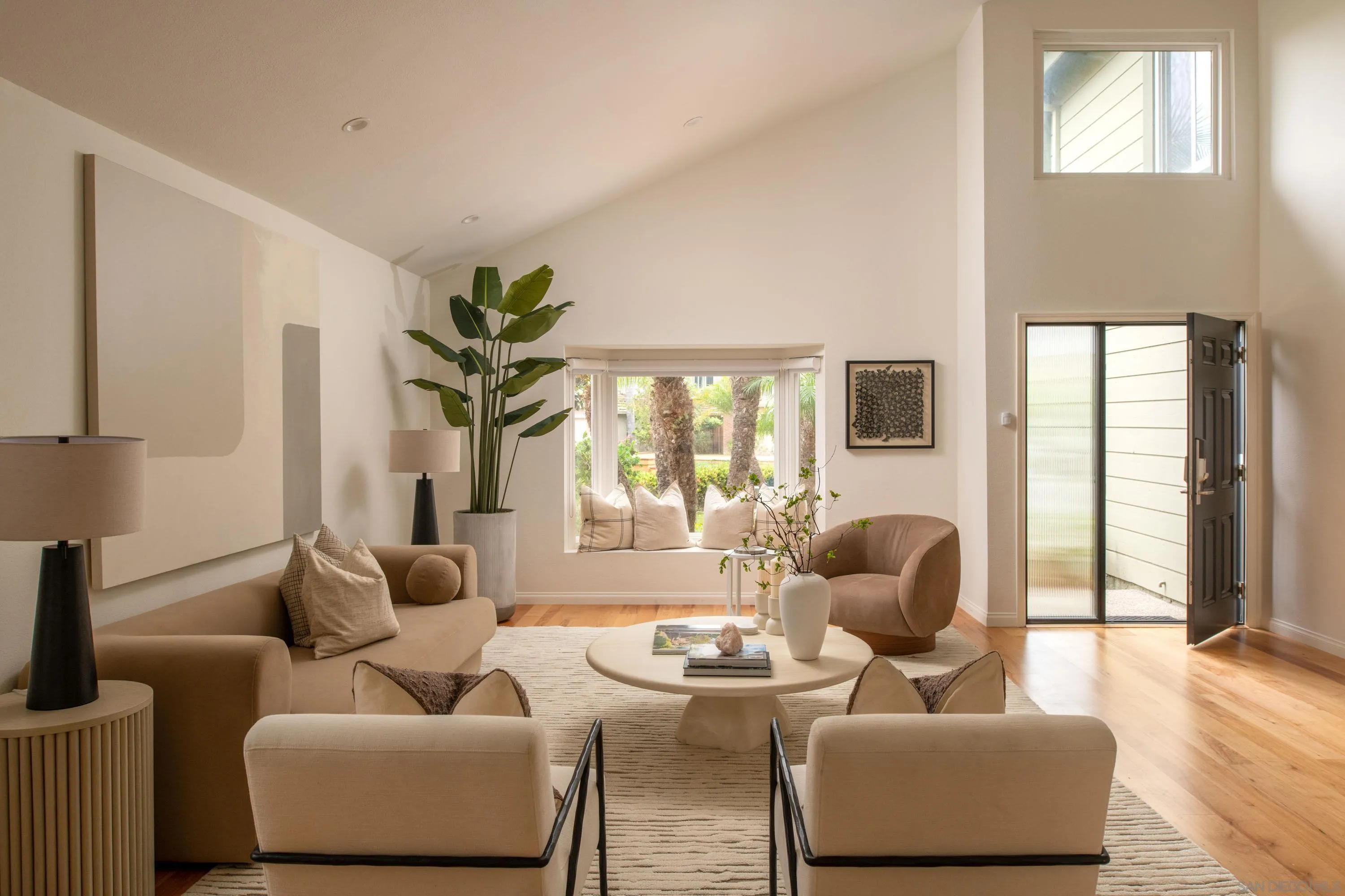 https://cdn.realtyfeed.com/cdn/127/260015137/9e3fe9a499c61396501d8342b813c4aa.webp