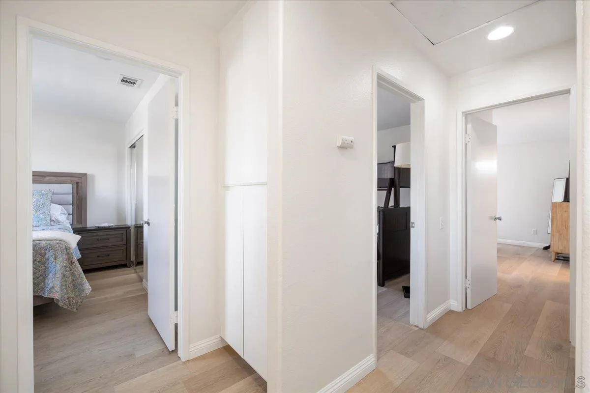 https://cdn.realtyfeed.com/cdn/127/260015144/383293f9d66fedee0603e8a3681a8396.webp