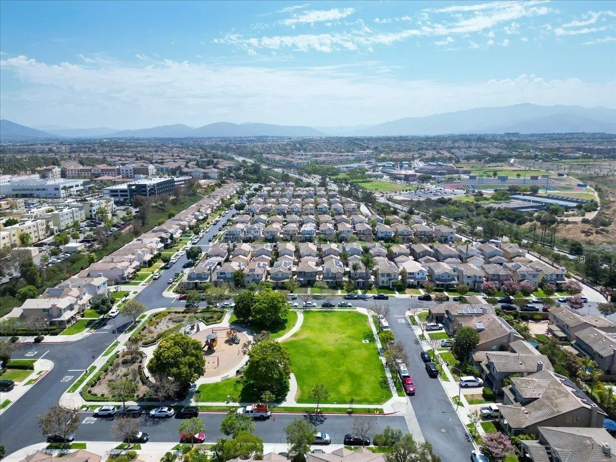https://cdn.realtyfeed.com/cdn/127/260015144/4d1fd41fe9cf8863bda91dc8c4b83439.webp