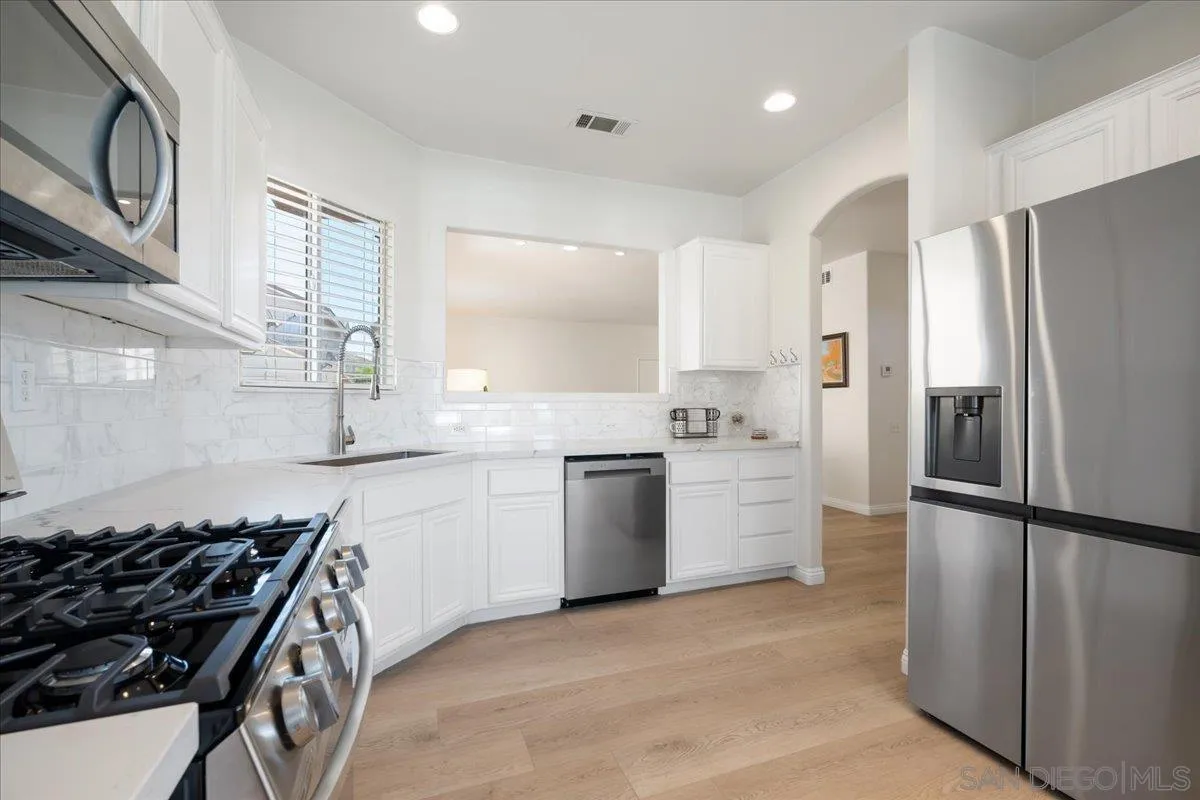 https://cdn.realtyfeed.com/cdn/127/260015144/6311fb1ef80e1410210cd8172c9948c7.webp