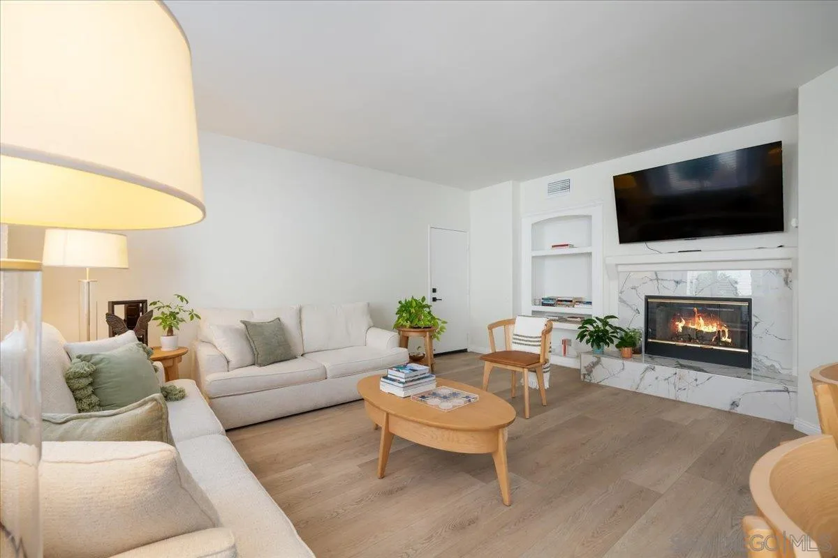 https://cdn.realtyfeed.com/cdn/127/260015144/b95878ac2b0142d702db2342d3993c48.webp