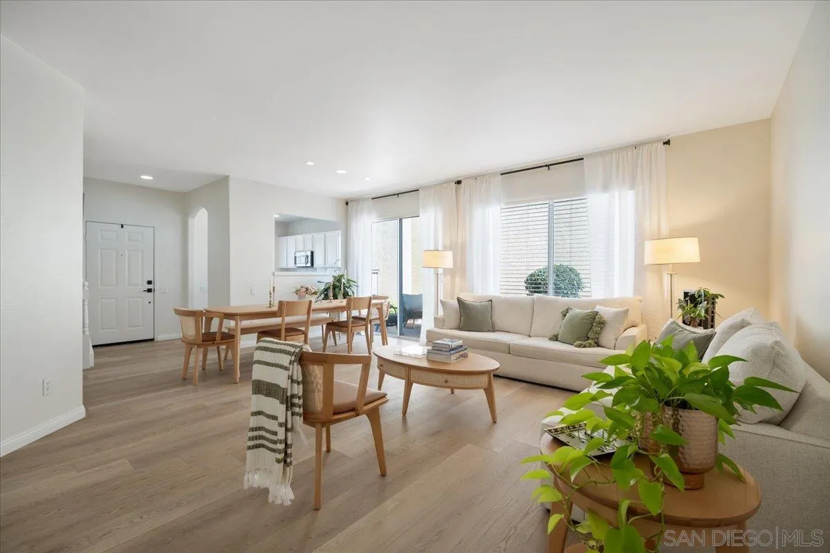 https://cdn.realtyfeed.com/cdn/127/260015144/cf4c4af5623a64f93352d1582021ec79.webp