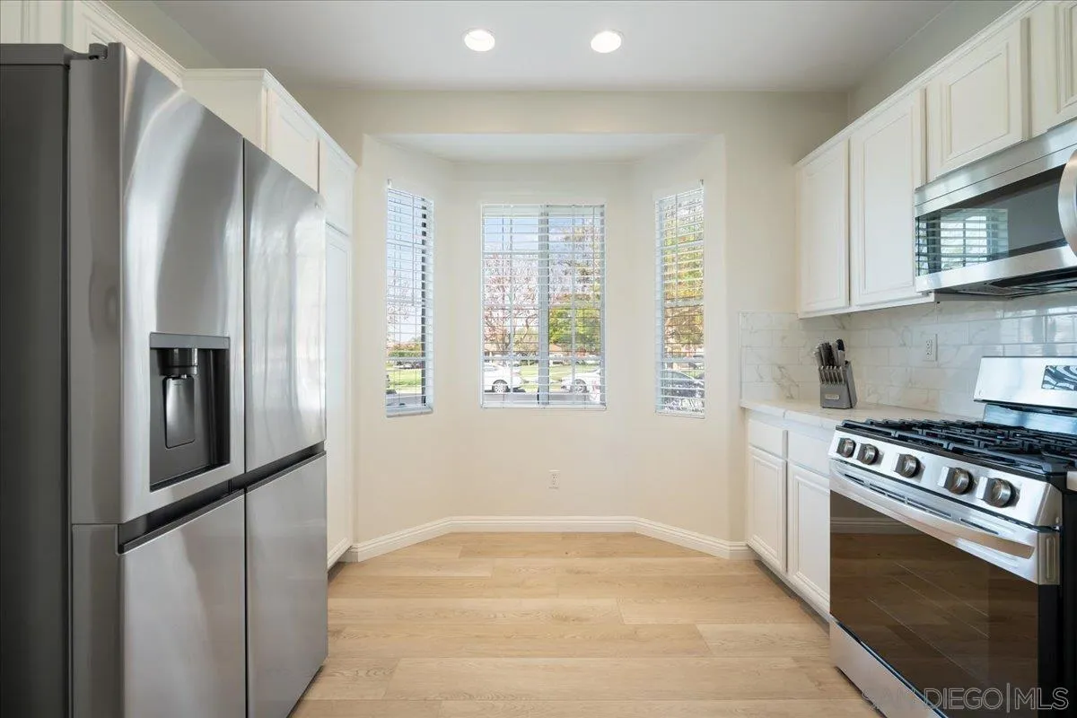 https://cdn.realtyfeed.com/cdn/127/260015144/f27f7f1c9cfc36815dcb08848a2cb22e.webp
