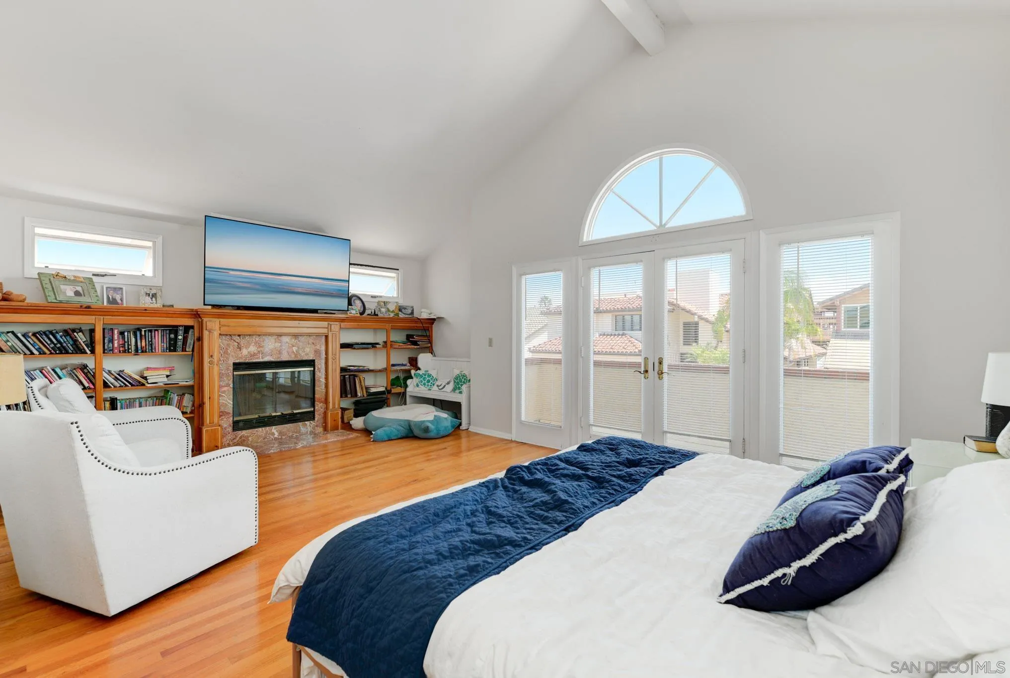 https://cdn.realtyfeed.com/cdn/127/260015145/6fe1713965a54a3ce69c35fb87192057.webp
