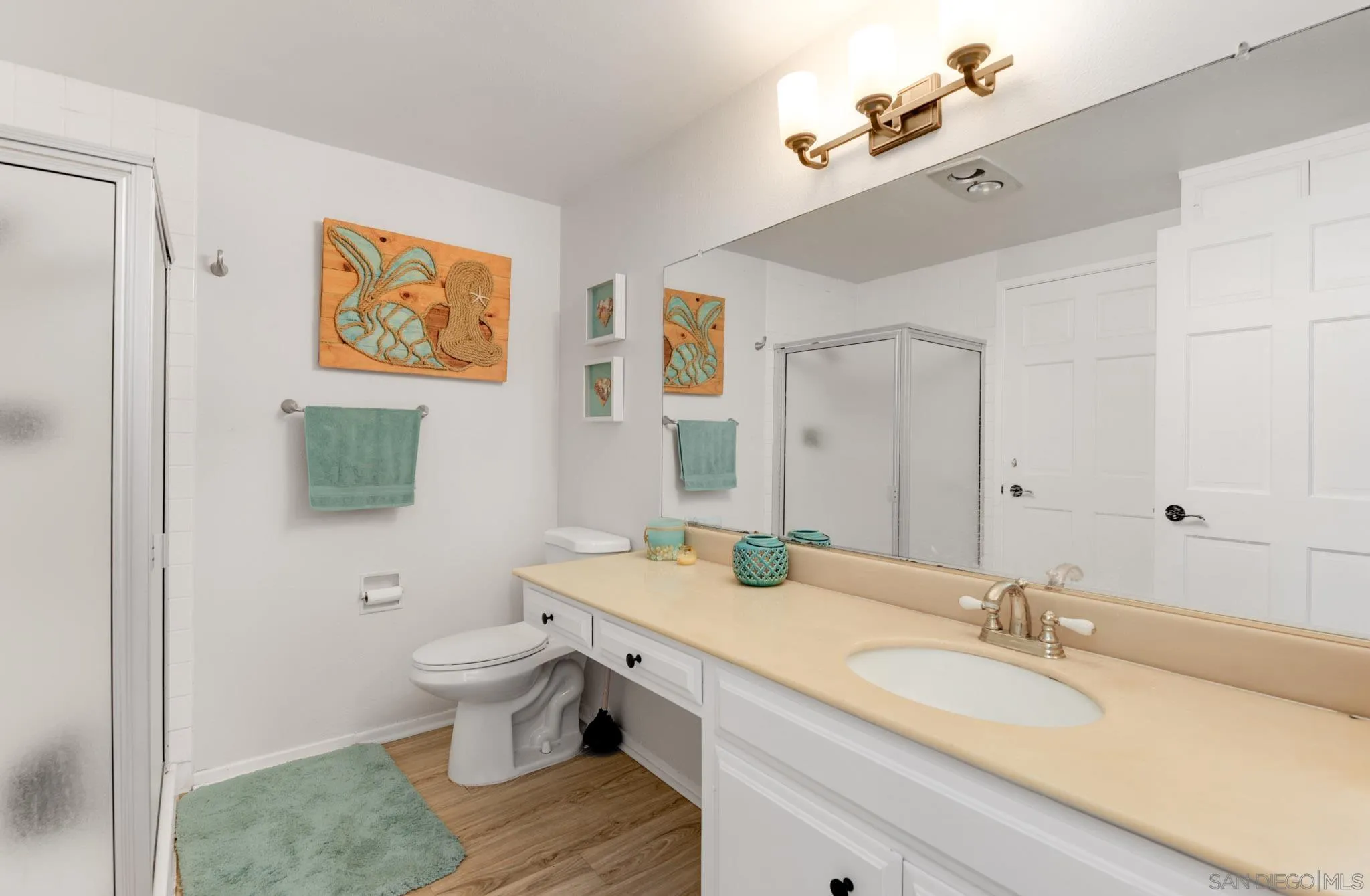 https://cdn.realtyfeed.com/cdn/127/260015145/98d2f28066f524ad5e31679130b5074f.webp