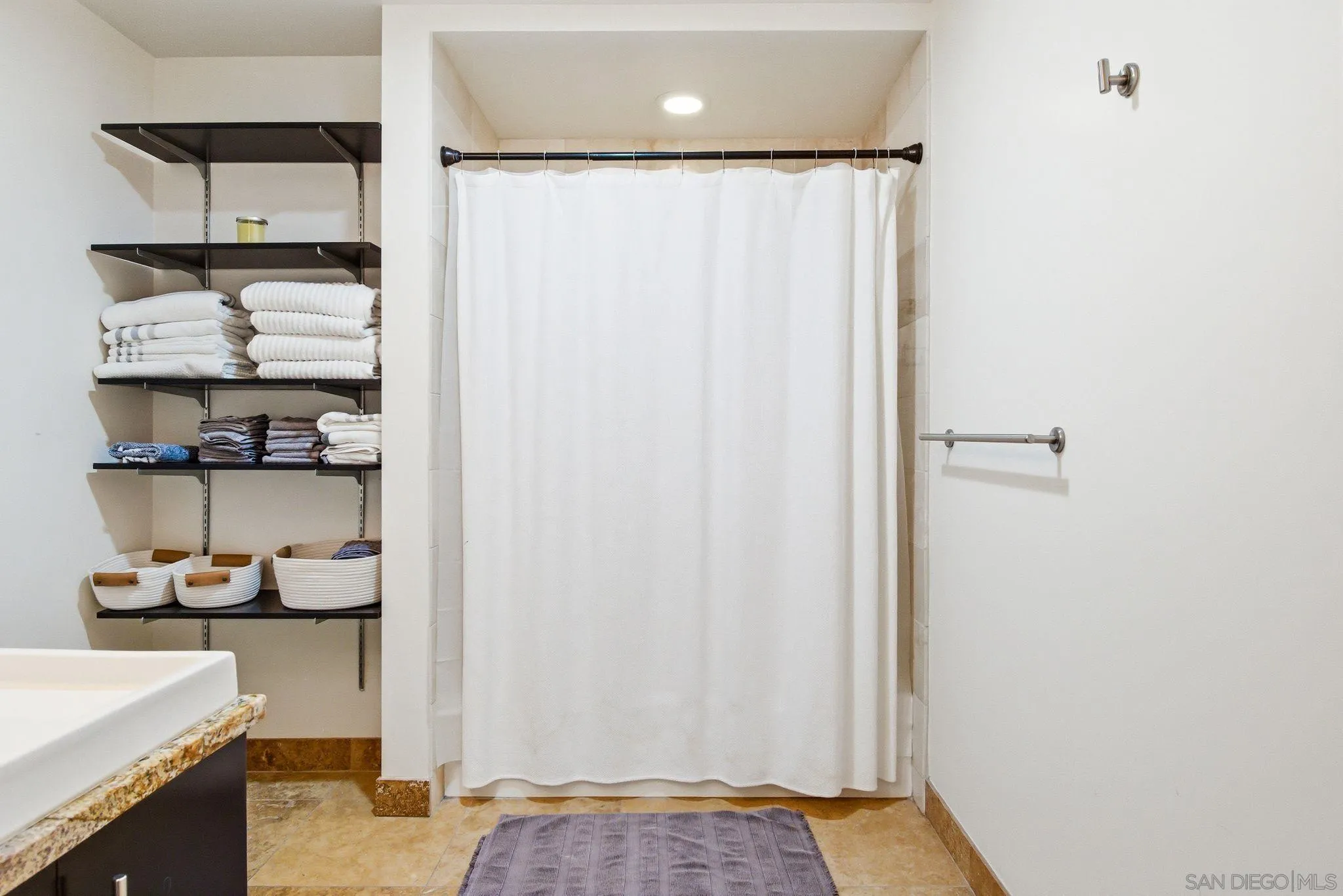Photo #32: 260015148 Listing: Photo #32