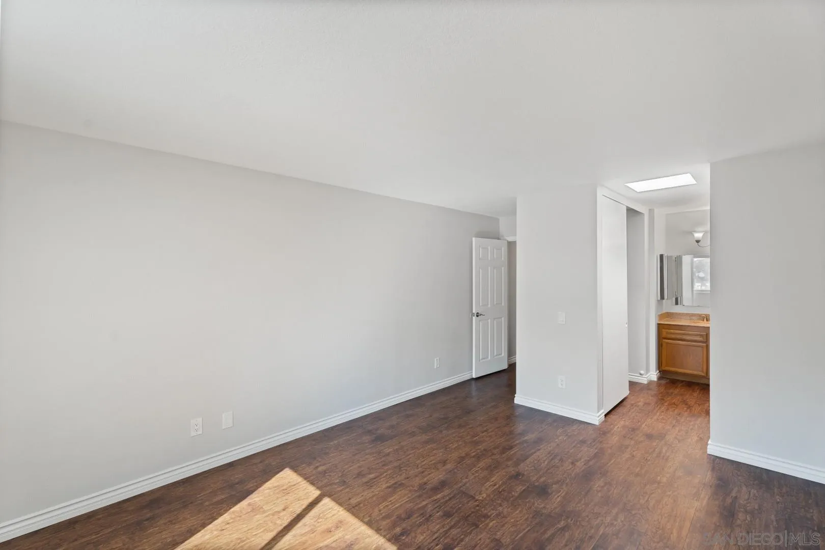 https://cdn.realtyfeed.com/cdn/127/260015149/31f0d13563f99980a9c02052373e30ed.webp