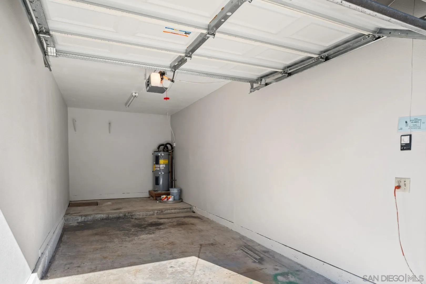 https://cdn.realtyfeed.com/cdn/127/260015149/a3da7bf154e24157276b83389606a33d.webp