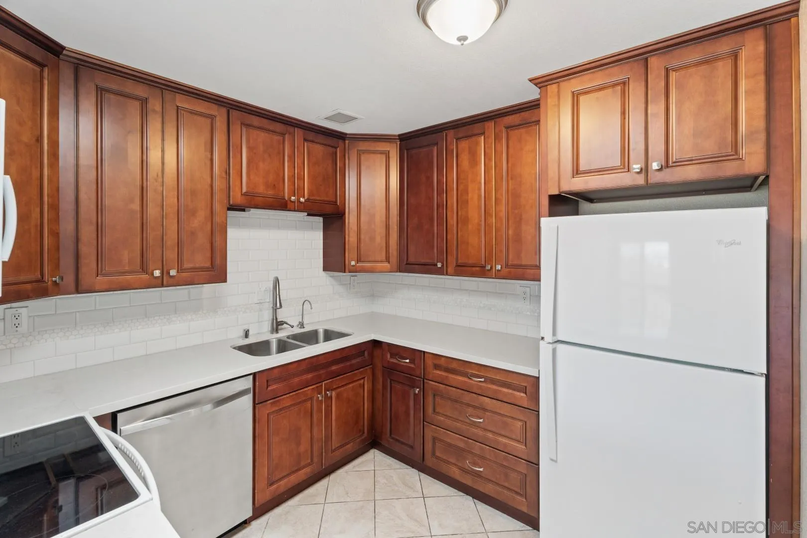 https://cdn.realtyfeed.com/cdn/127/260015149/ddc6e7a8a6d77dc234bf0b7d4007fcbb.webp