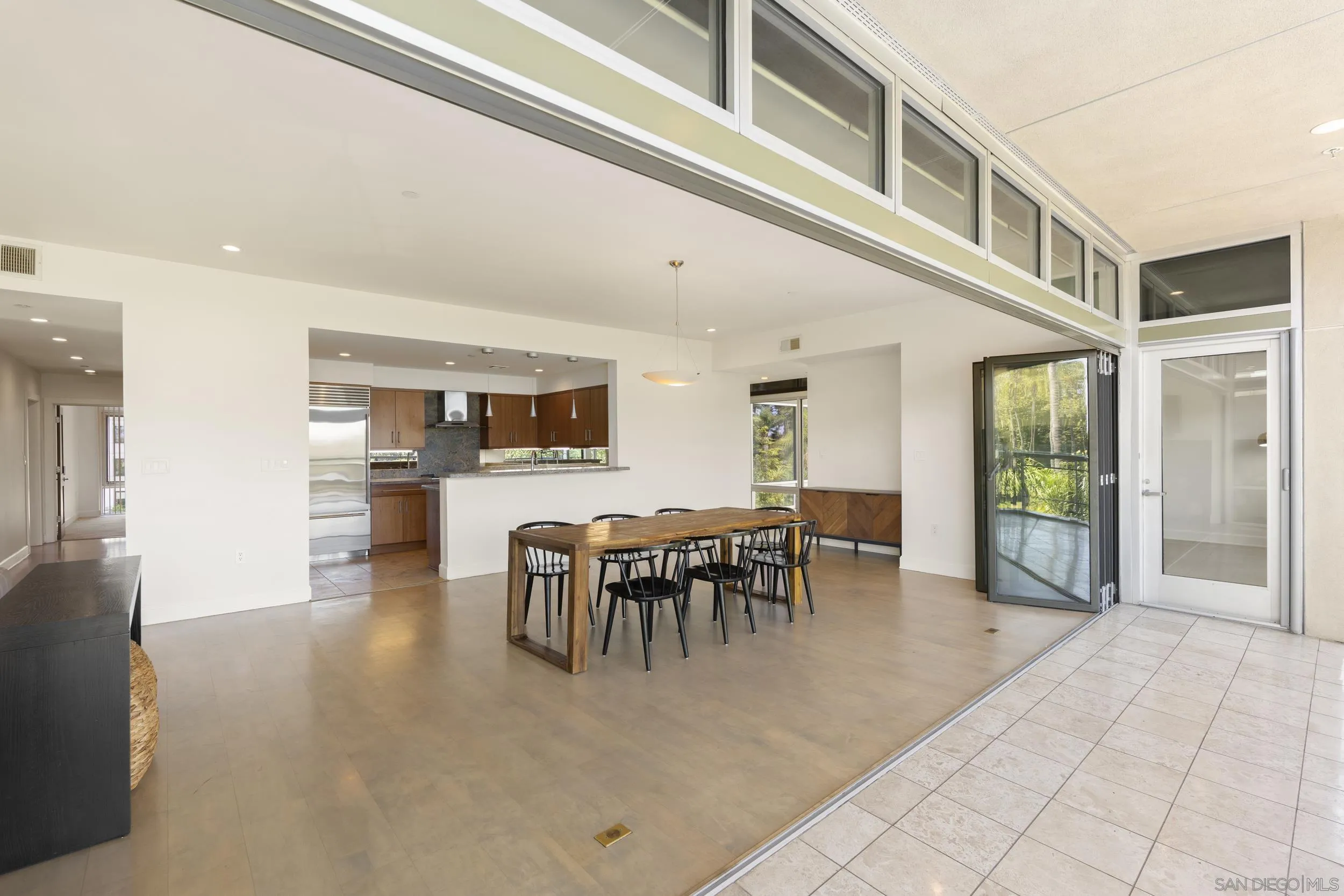 https://cdn.realtyfeed.com/cdn/127/260015152/54eee639994e8624a773efceff860805.webp