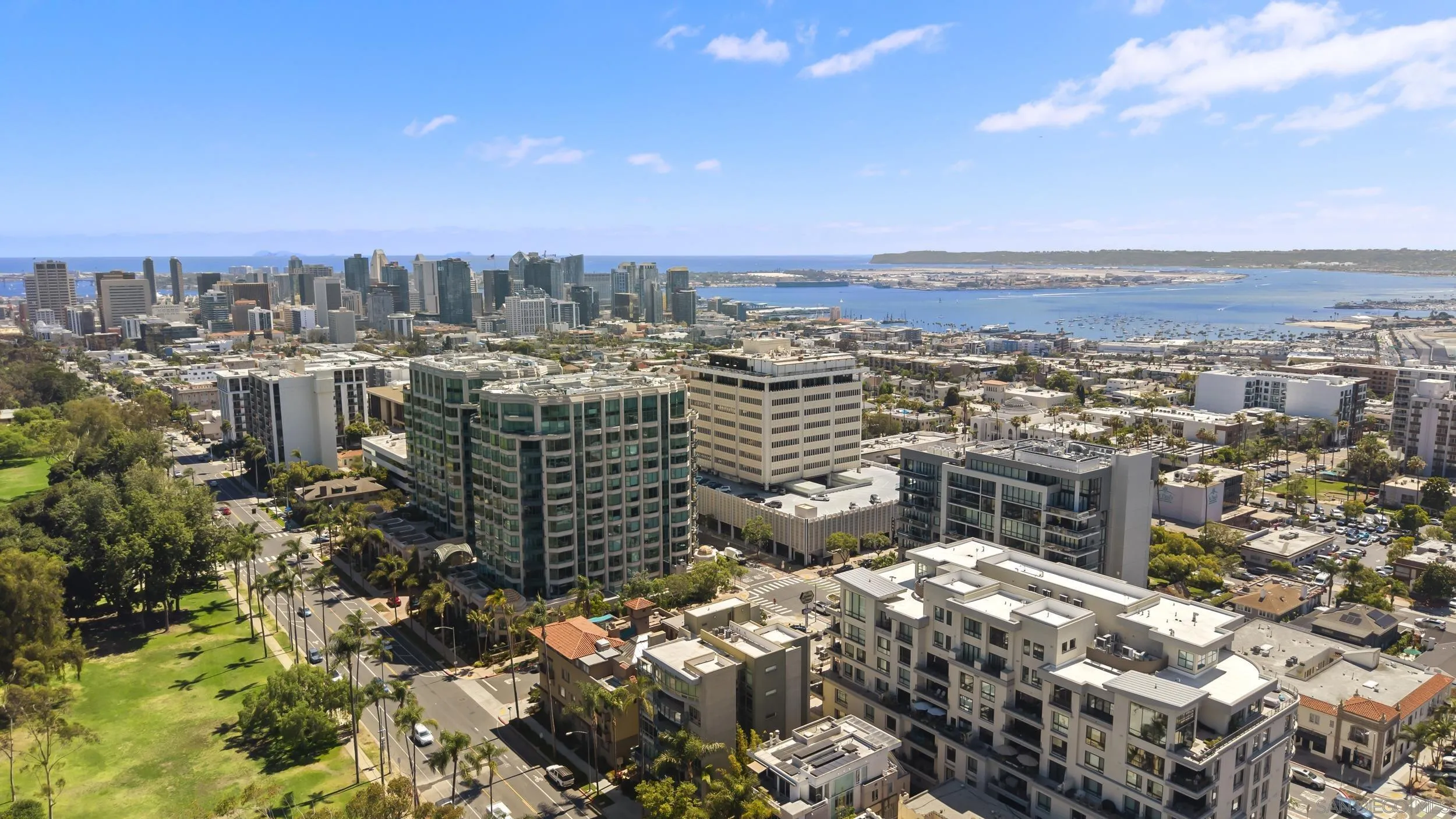 https://cdn.realtyfeed.com/cdn/127/260015152/6a861b28007f7d52a9bb2be554b605ce.webp