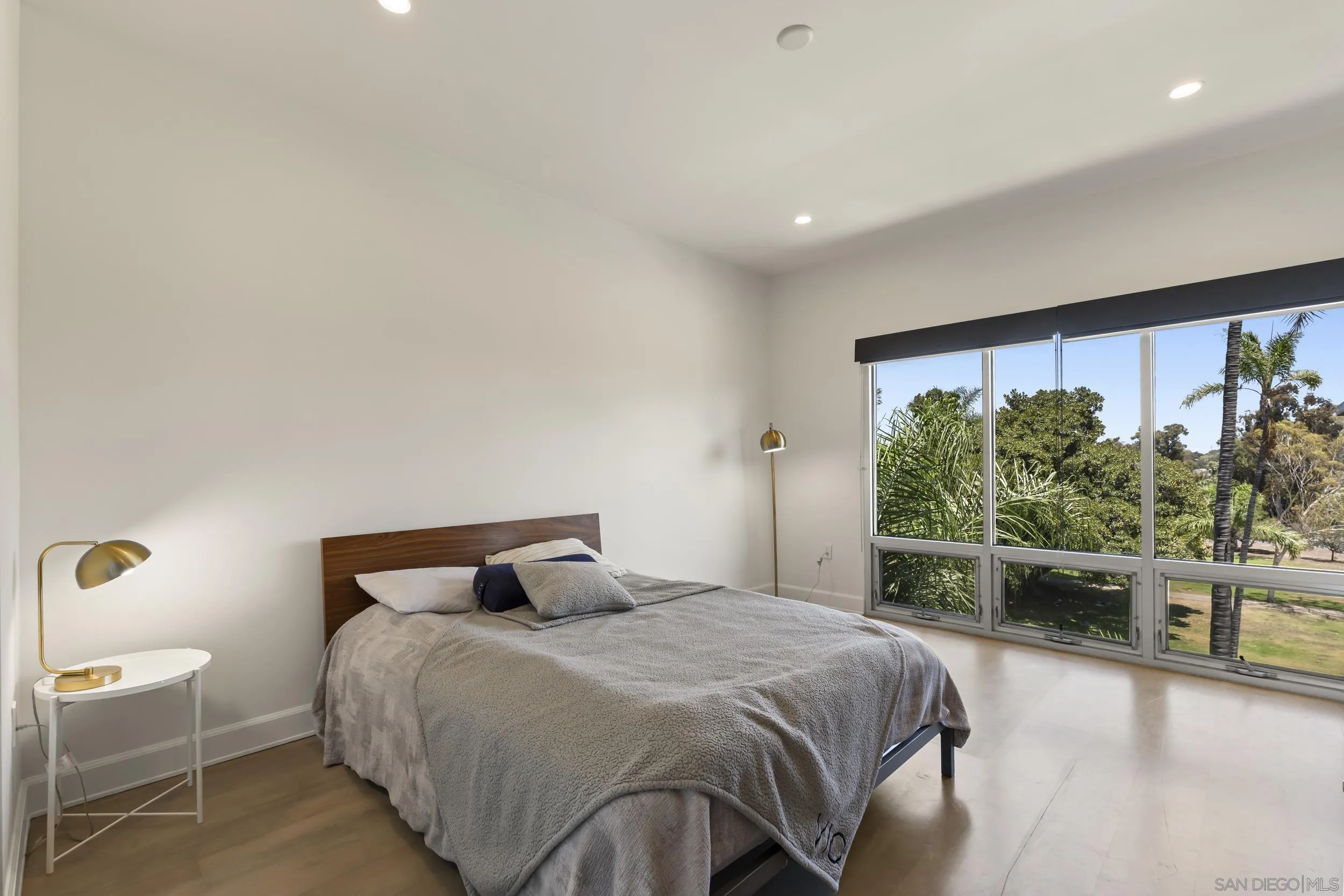 https://cdn.realtyfeed.com/cdn/127/260015152/e8a45086f8e68bad3053078279bb4736.webp