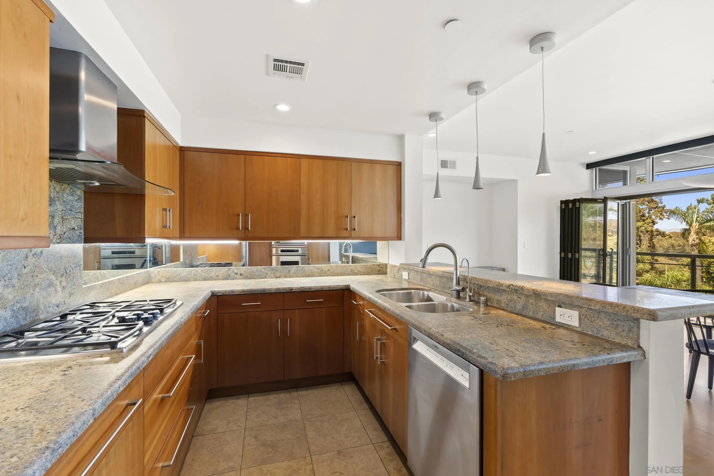 https://cdn.realtyfeed.com/cdn/127/260015152/e8acde61e6f32b85c4fc85ff4a327210.webp