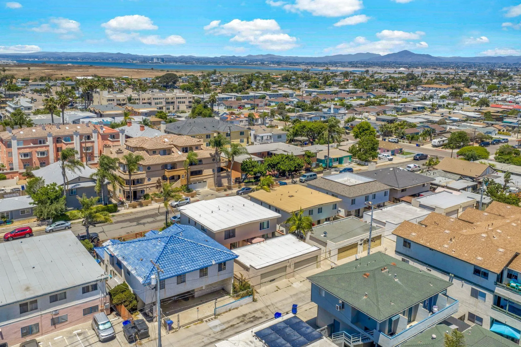 https://cdn.realtyfeed.com/cdn/127/260015153/f80248c222caa1d7757f33ab845fceb4.webp