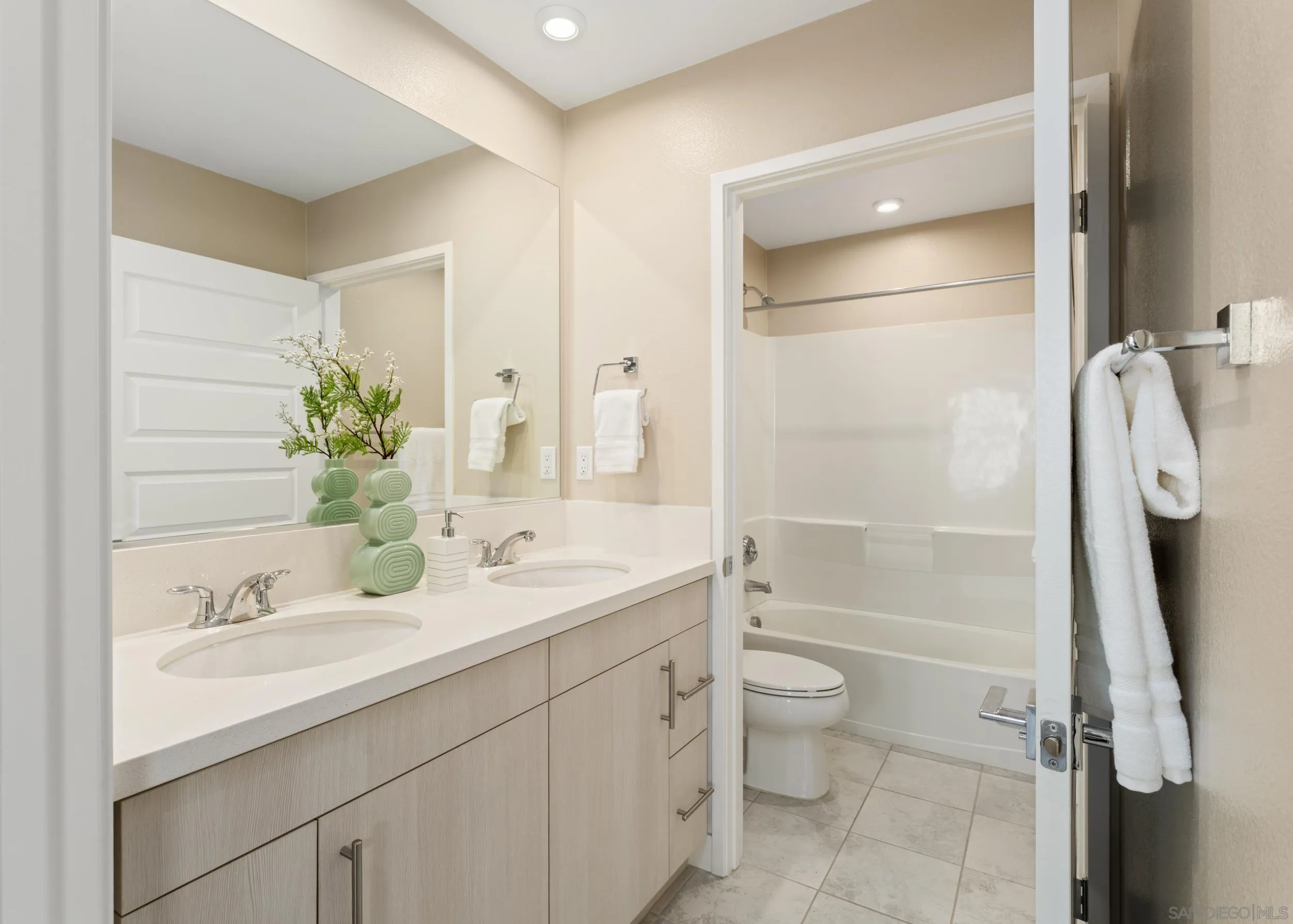 Photo #19: 260015156 Listing: Photo #19