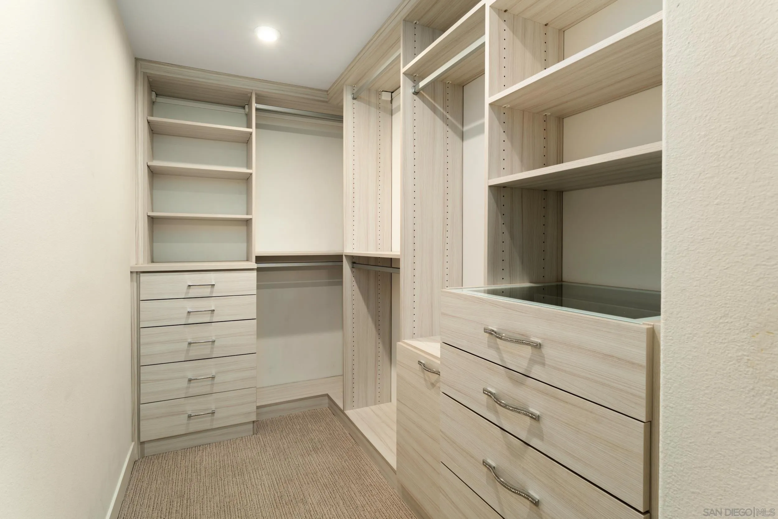 Photo #17: 260015156 Listing: Photo #17