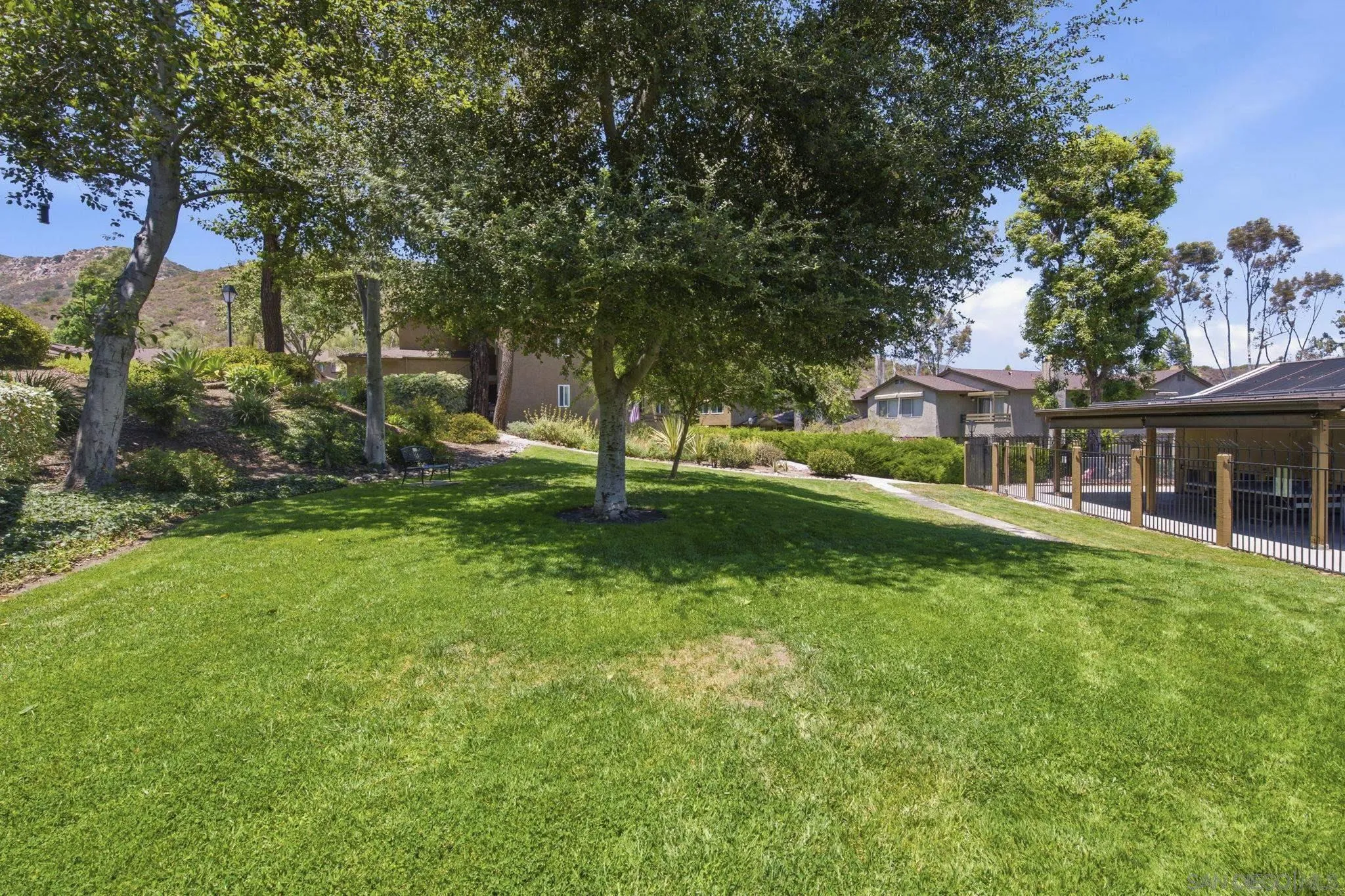 https://cdn.realtyfeed.com/cdn/127/260015157/33af48ade306b16ae6ccf4451bf69618.webp
