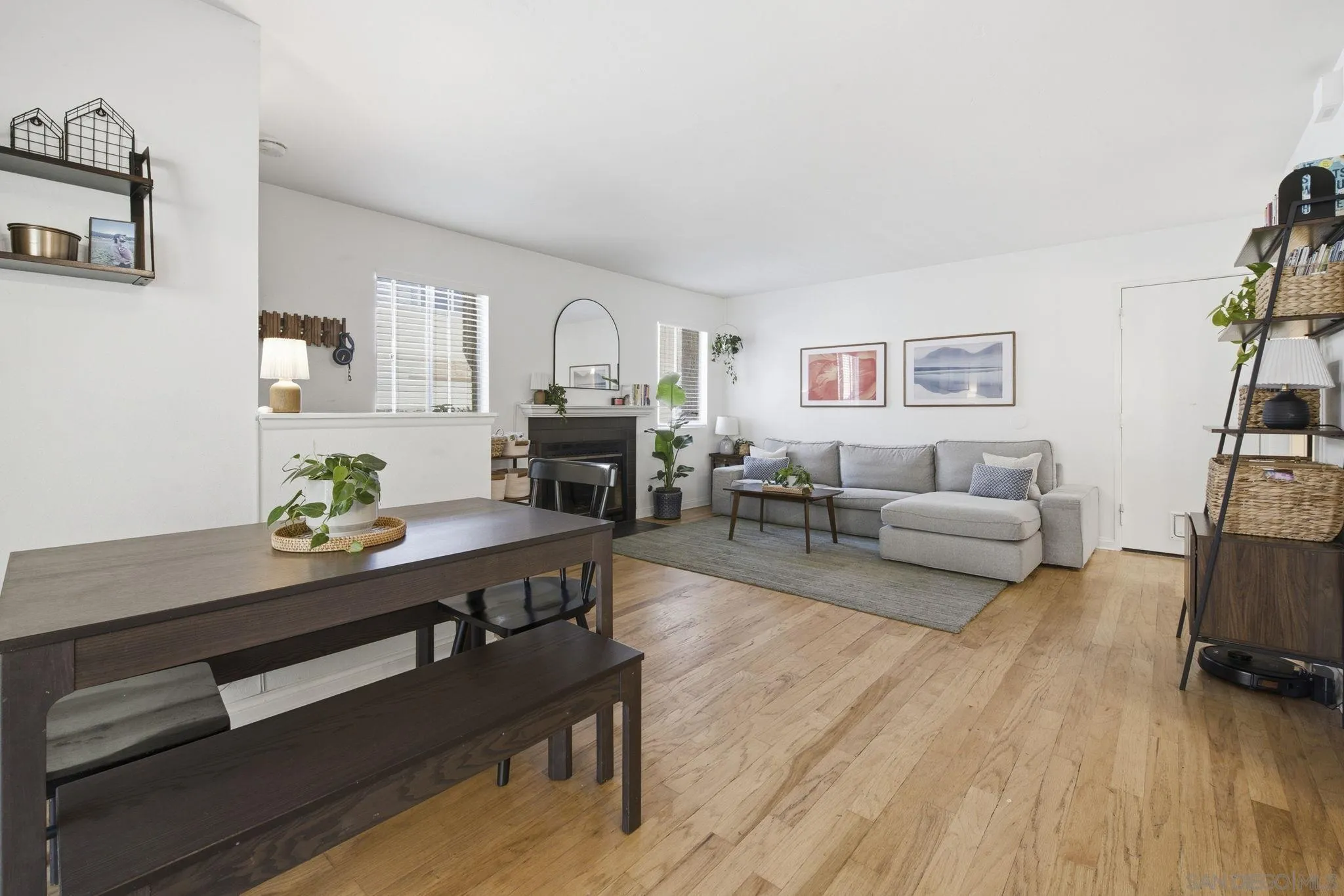 https://cdn.realtyfeed.com/cdn/127/260015157/4893ae960142b859cfb3b85aca898a98.webp
