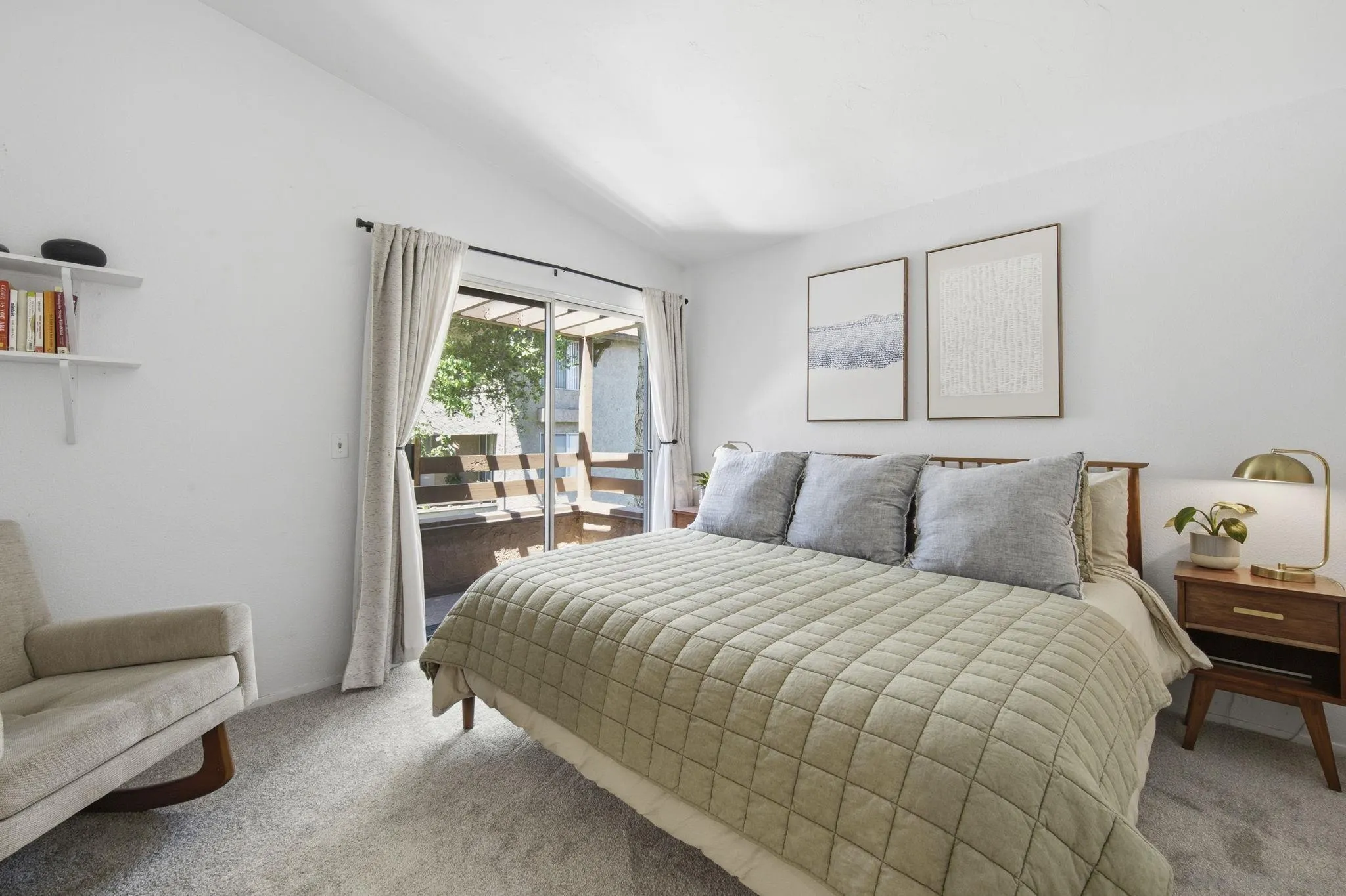 https://cdn.realtyfeed.com/cdn/127/260015157/5cc2e0c3633f3ce41f62cd7cbb71bbd7.webp