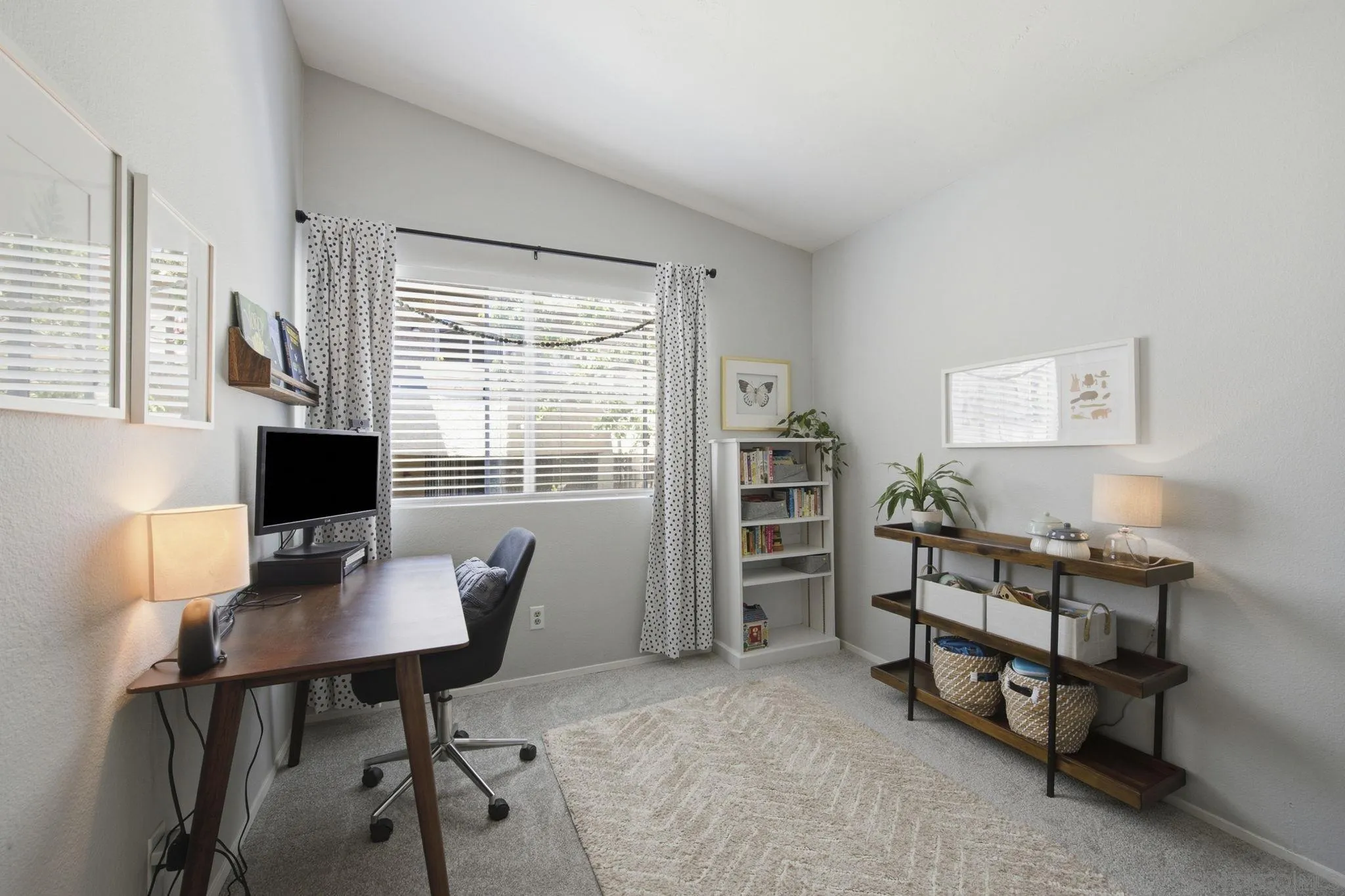 https://cdn.realtyfeed.com/cdn/127/260015157/69c1b23b79fe0605da2f621865a11967.webp