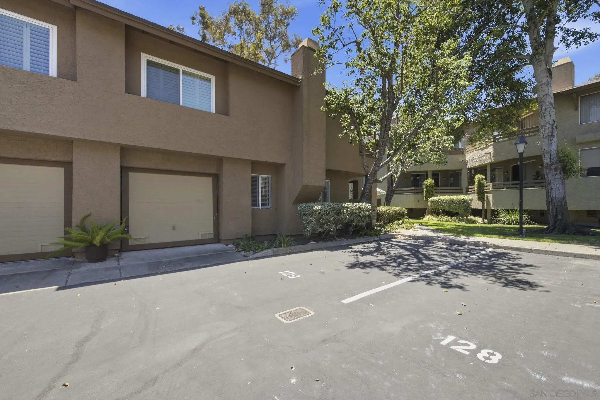 https://cdn.realtyfeed.com/cdn/127/260015157/82b902854633f5adb0ade3ea38e298b7.webp