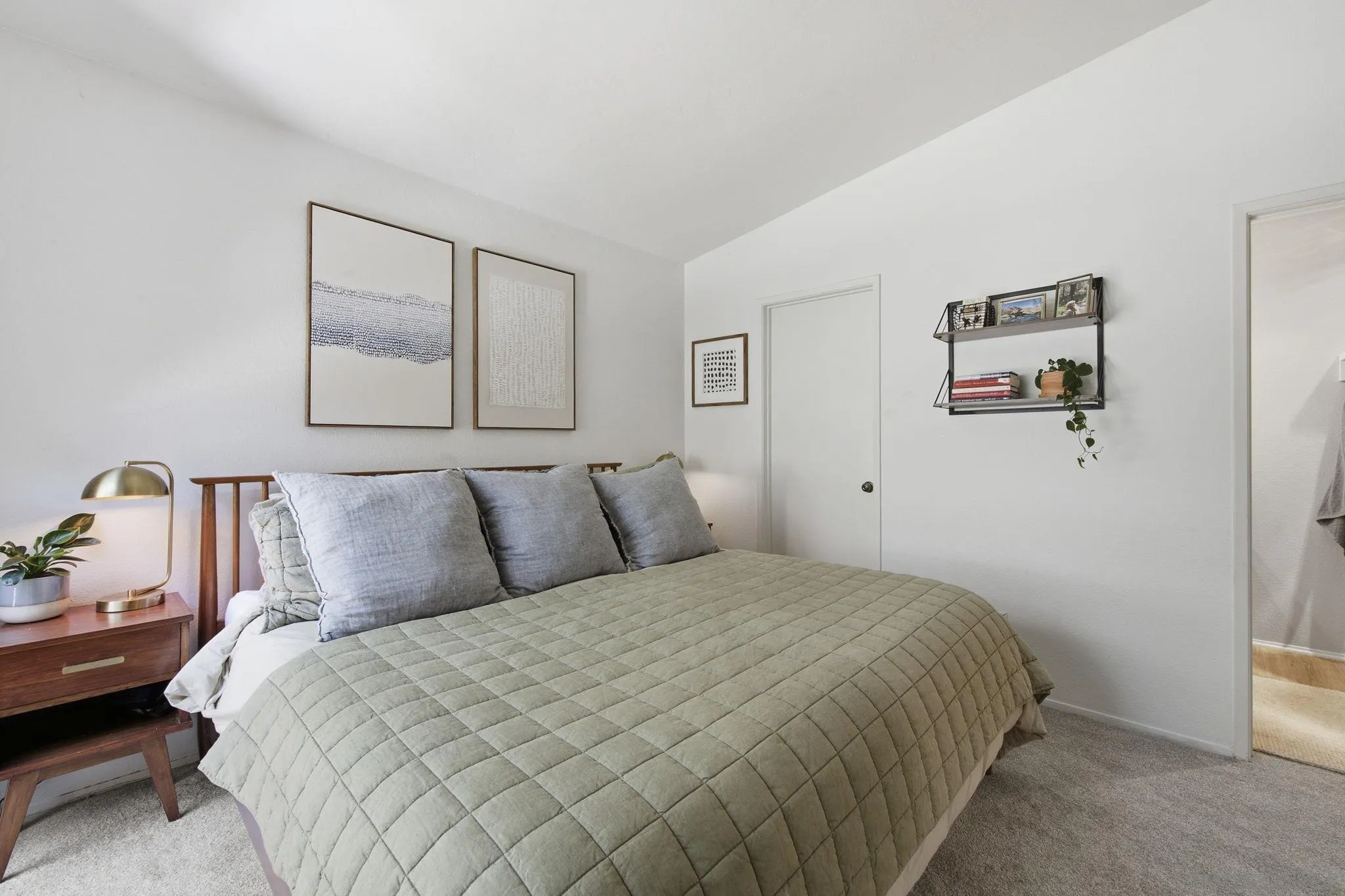 https://cdn.realtyfeed.com/cdn/127/260015157/870b538643a5008f9d64490b11f0355d.webp