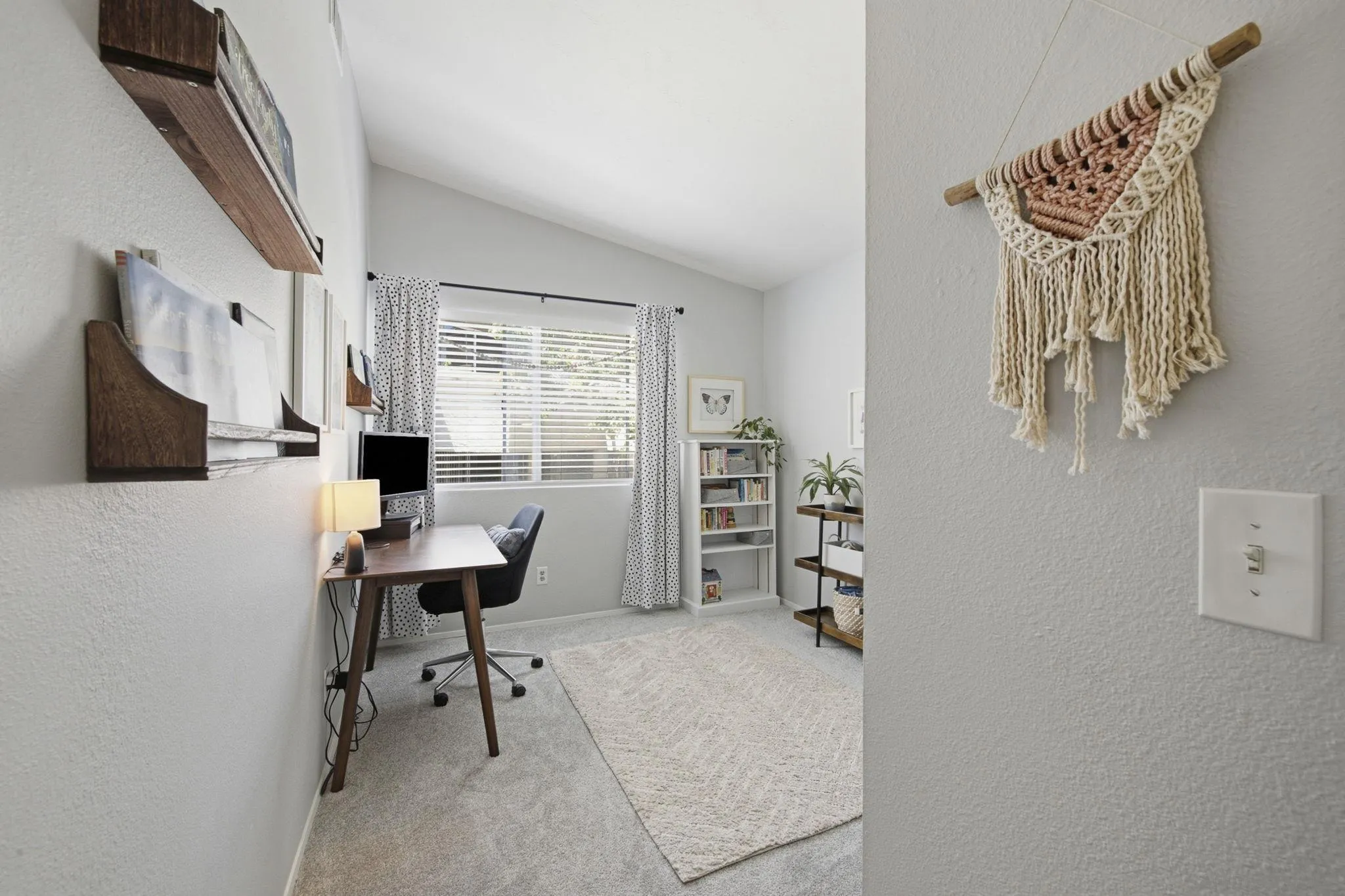 https://cdn.realtyfeed.com/cdn/127/260015157/98f7973bd40f274ddeb30ebf87c6e24f.webp