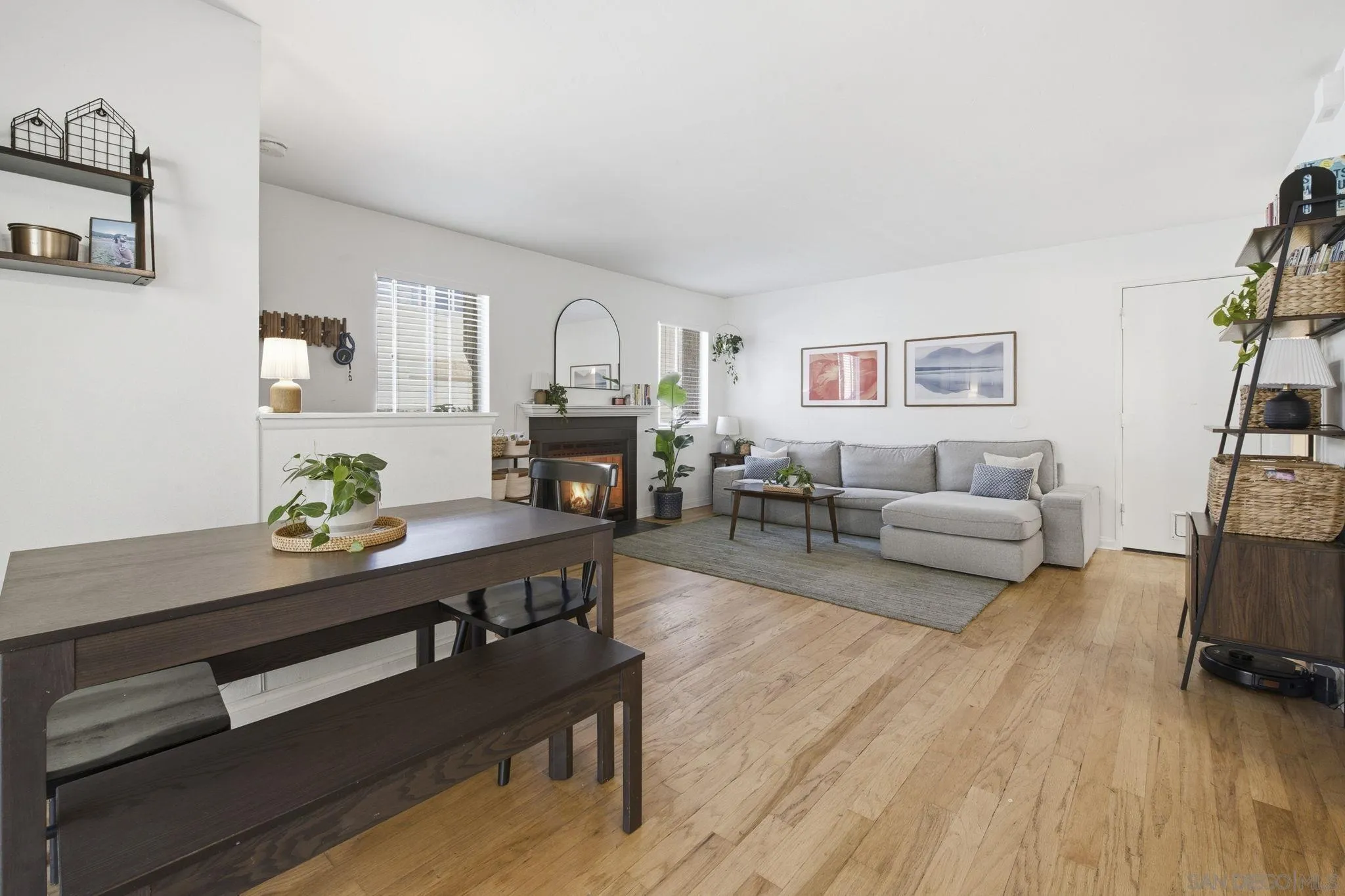 https://cdn.realtyfeed.com/cdn/127/260015157/9916a7841901aea9c09f8cff2f7177eb.webp