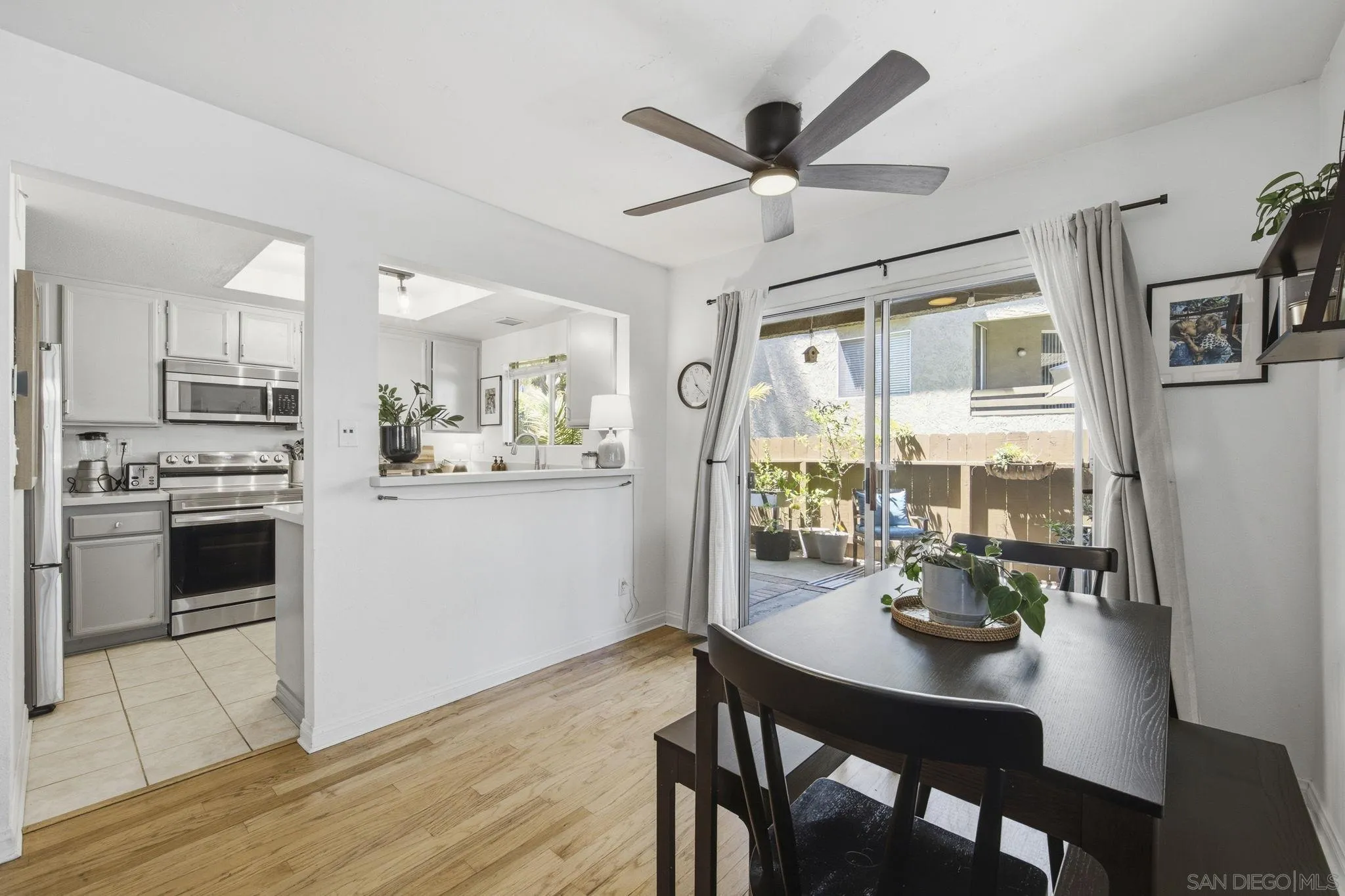 https://cdn.realtyfeed.com/cdn/127/260015157/aded0d6be164ea0232235c0956a9b331.webp