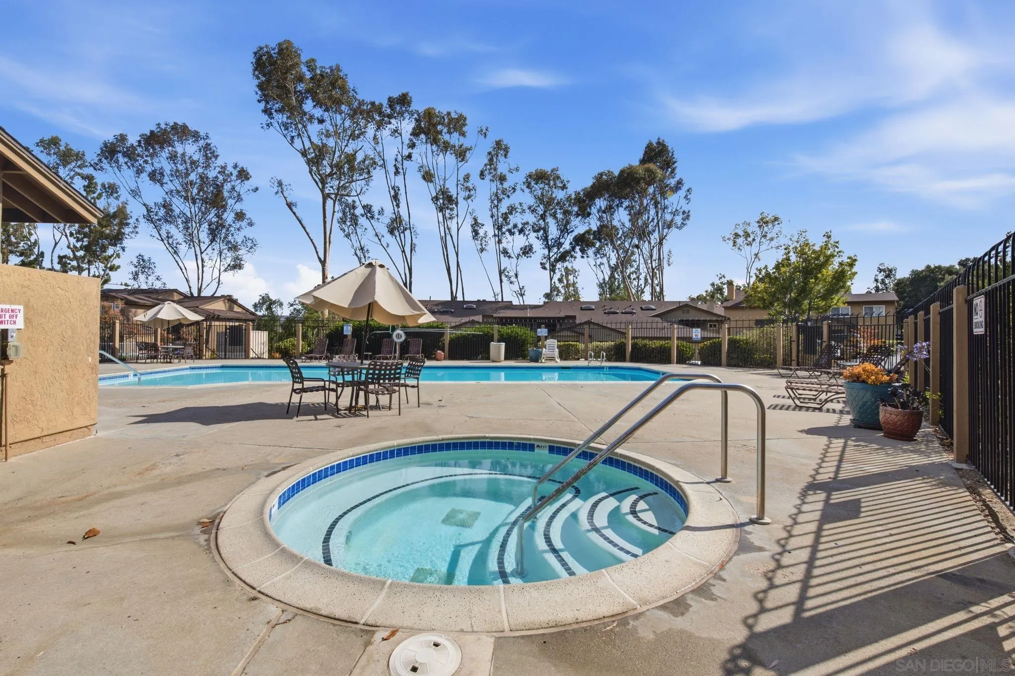 https://cdn.realtyfeed.com/cdn/127/260015157/bcc4c45faf7555d1f4dcb760024b2c1d.webp