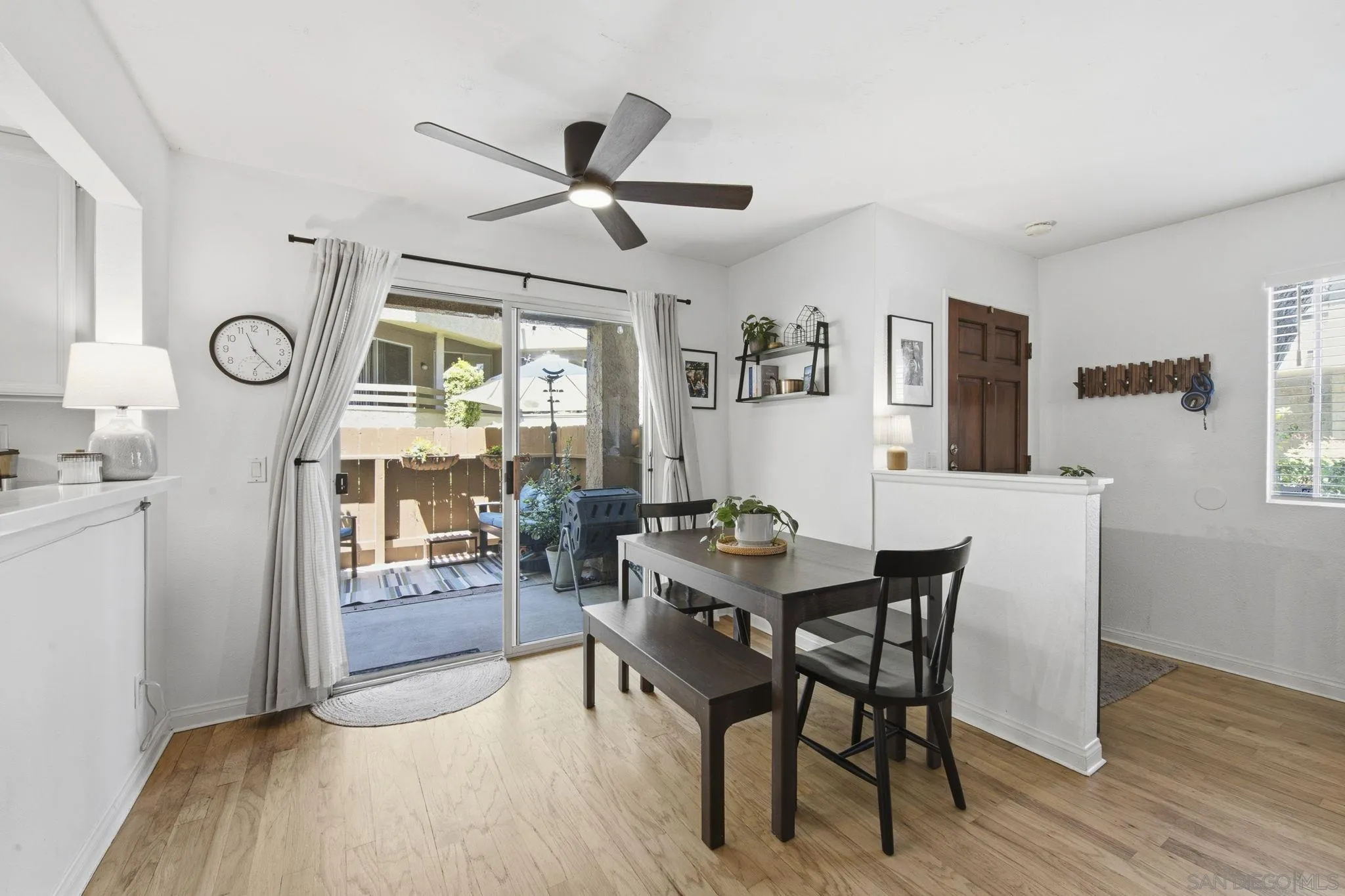 https://cdn.realtyfeed.com/cdn/127/260015157/ef3684cb73a739a6a77bd72974c35a80.webp