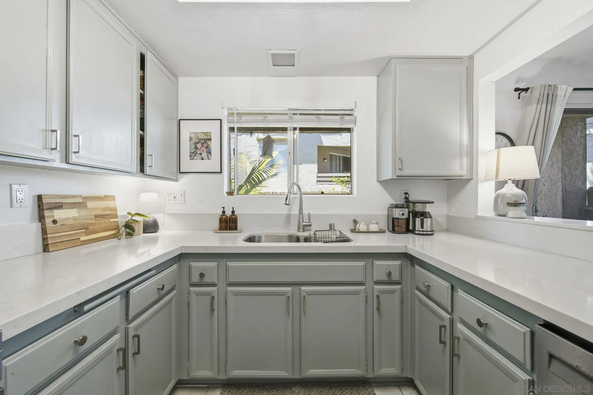 https://cdn.realtyfeed.com/cdn/127/260015157/fb4656809b171dc60dc42ffa3102de9d.webp